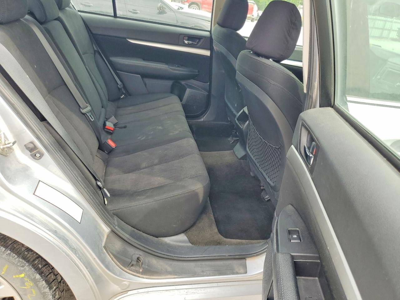 2014 Subaru Legacy 2.5i Premium Silver vin: 4S3BMBC60E3028623