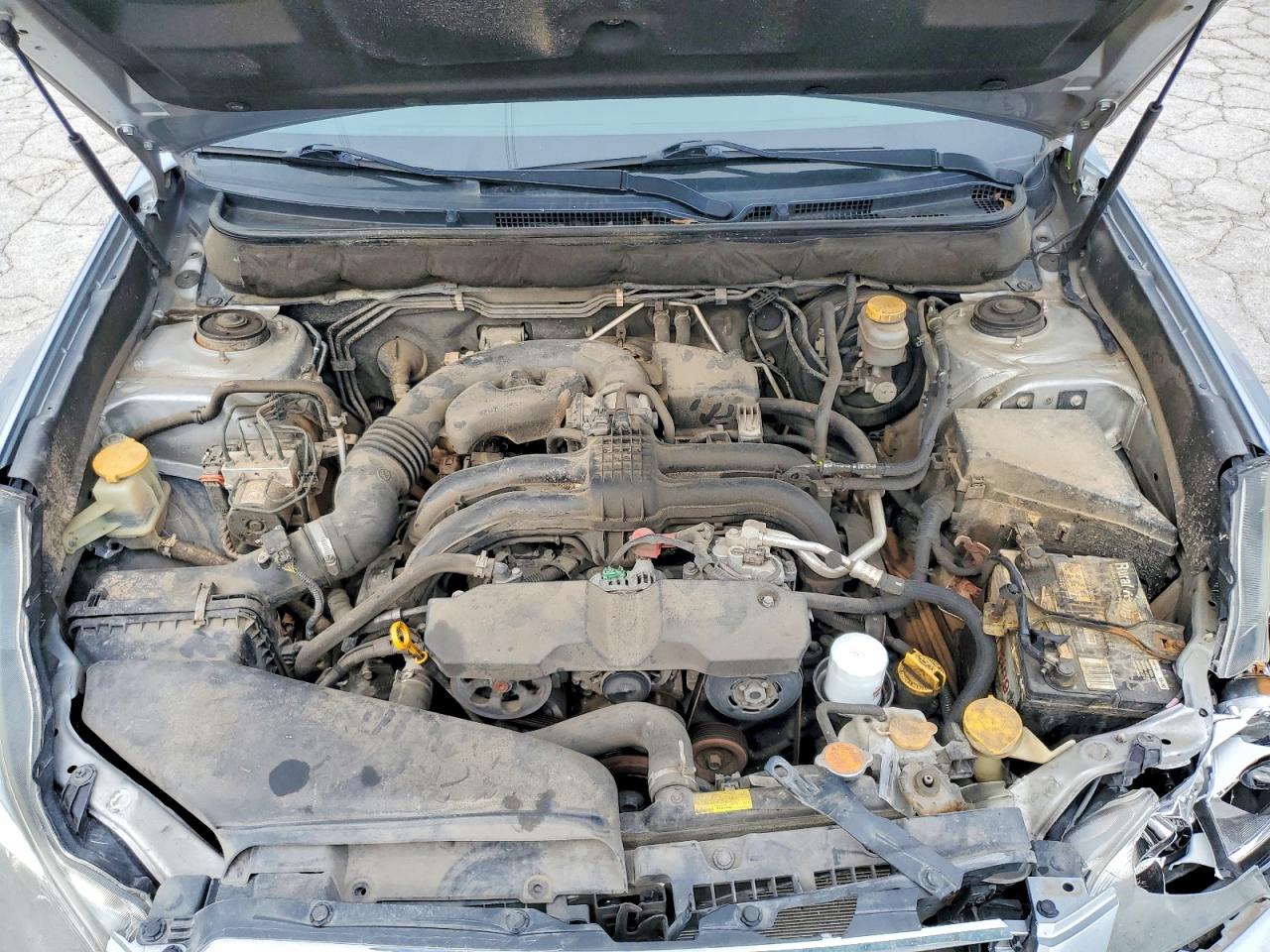 2014 Subaru Legacy 2.5i Premium Silver vin: 4S3BMBC60E3028623