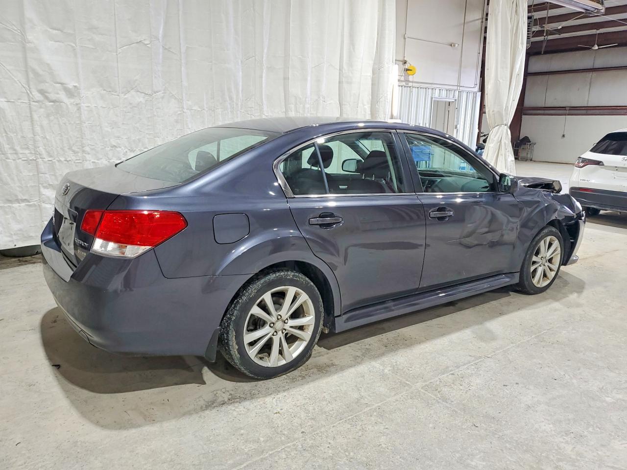 2013 Subaru Legacy 2.5i Premium Gray vin: 4S3BMBC61D3017953