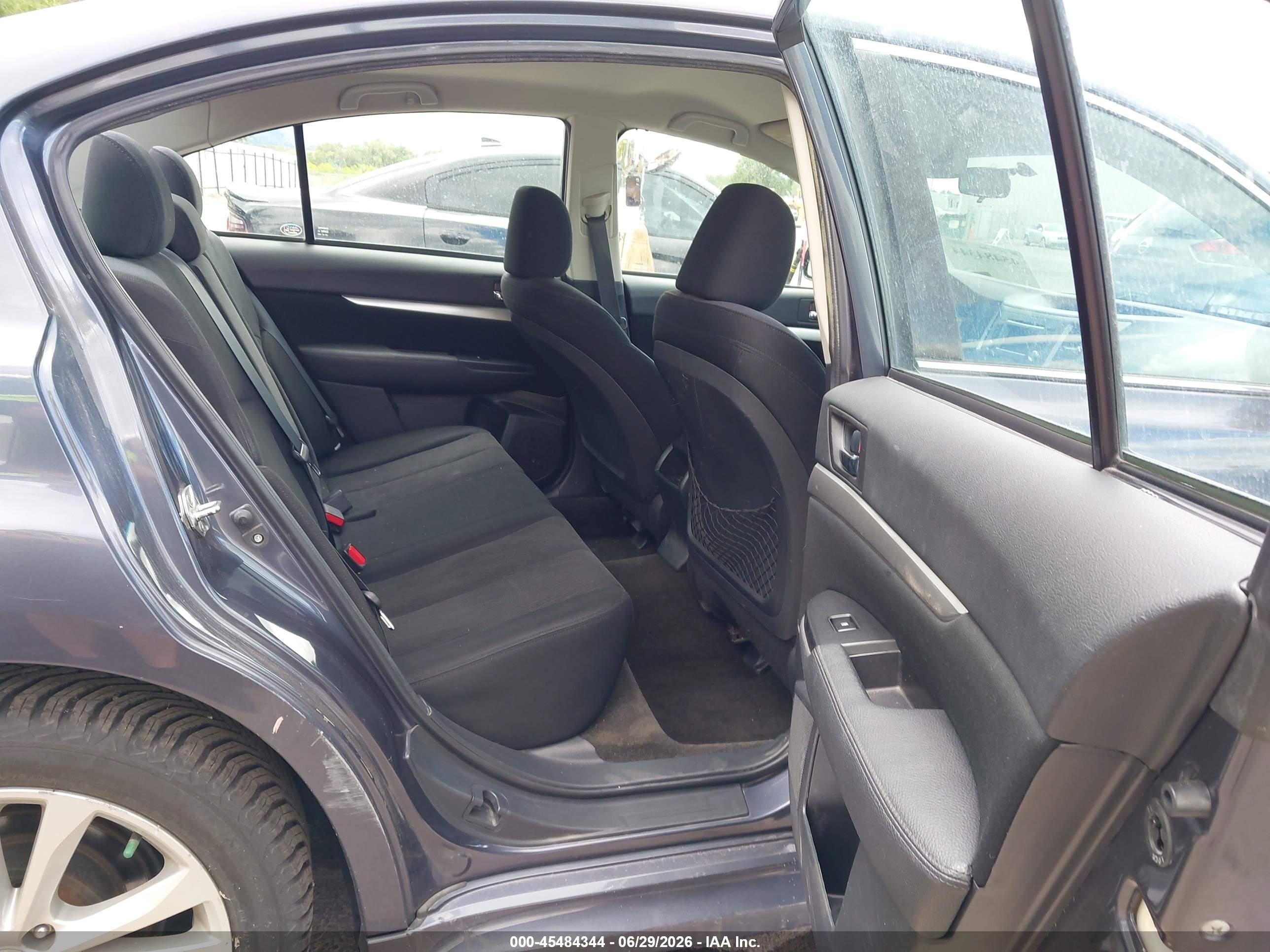 2014 Subaru Legacy 2.5i Premium Gray vin: 4S3BMBC61E3034527