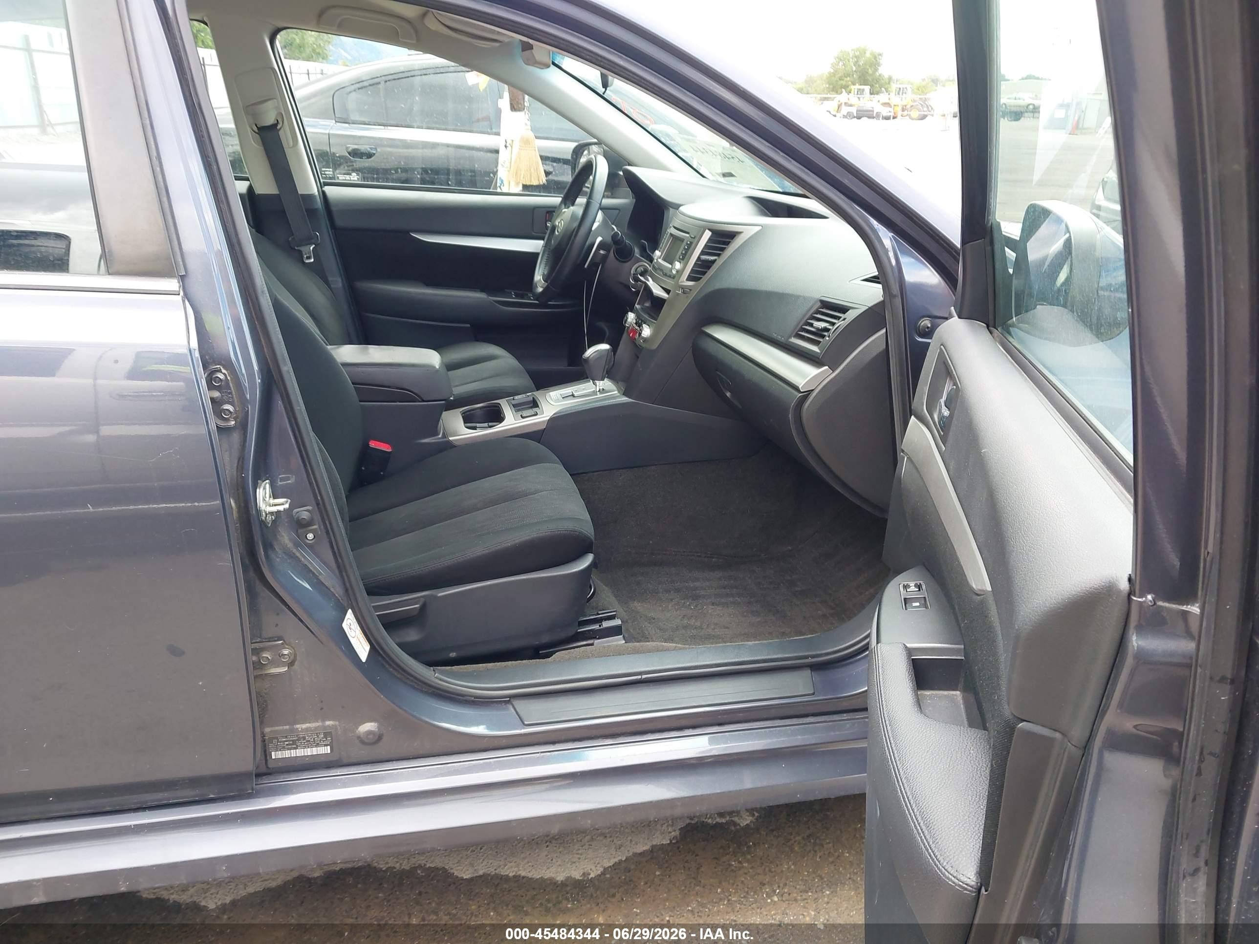 2014 Subaru Legacy 2.5i Premium Gray vin: 4S3BMBC61E3034527