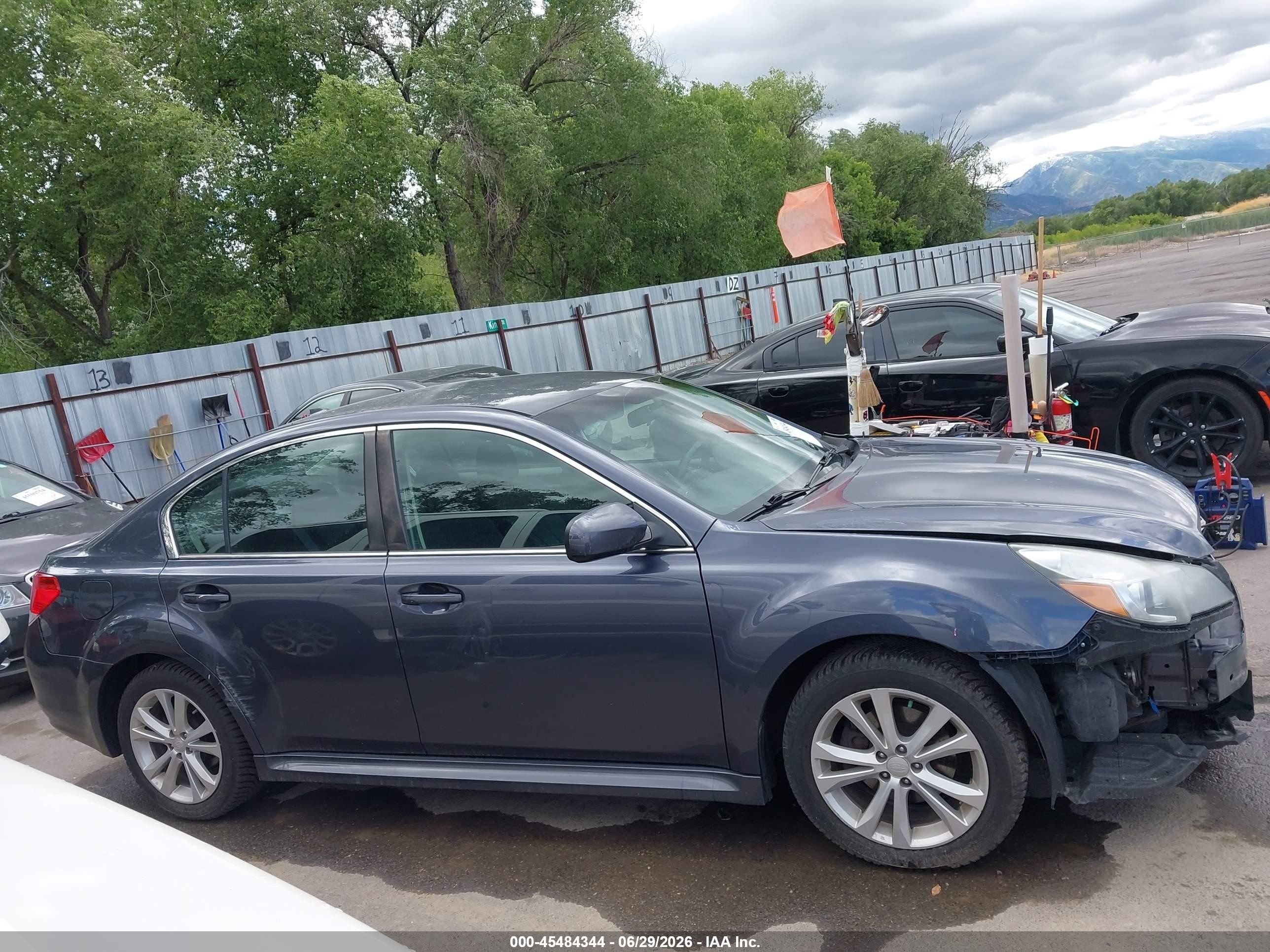 2014 Subaru Legacy 2.5i Premium Gray vin: 4S3BMBC61E3034527