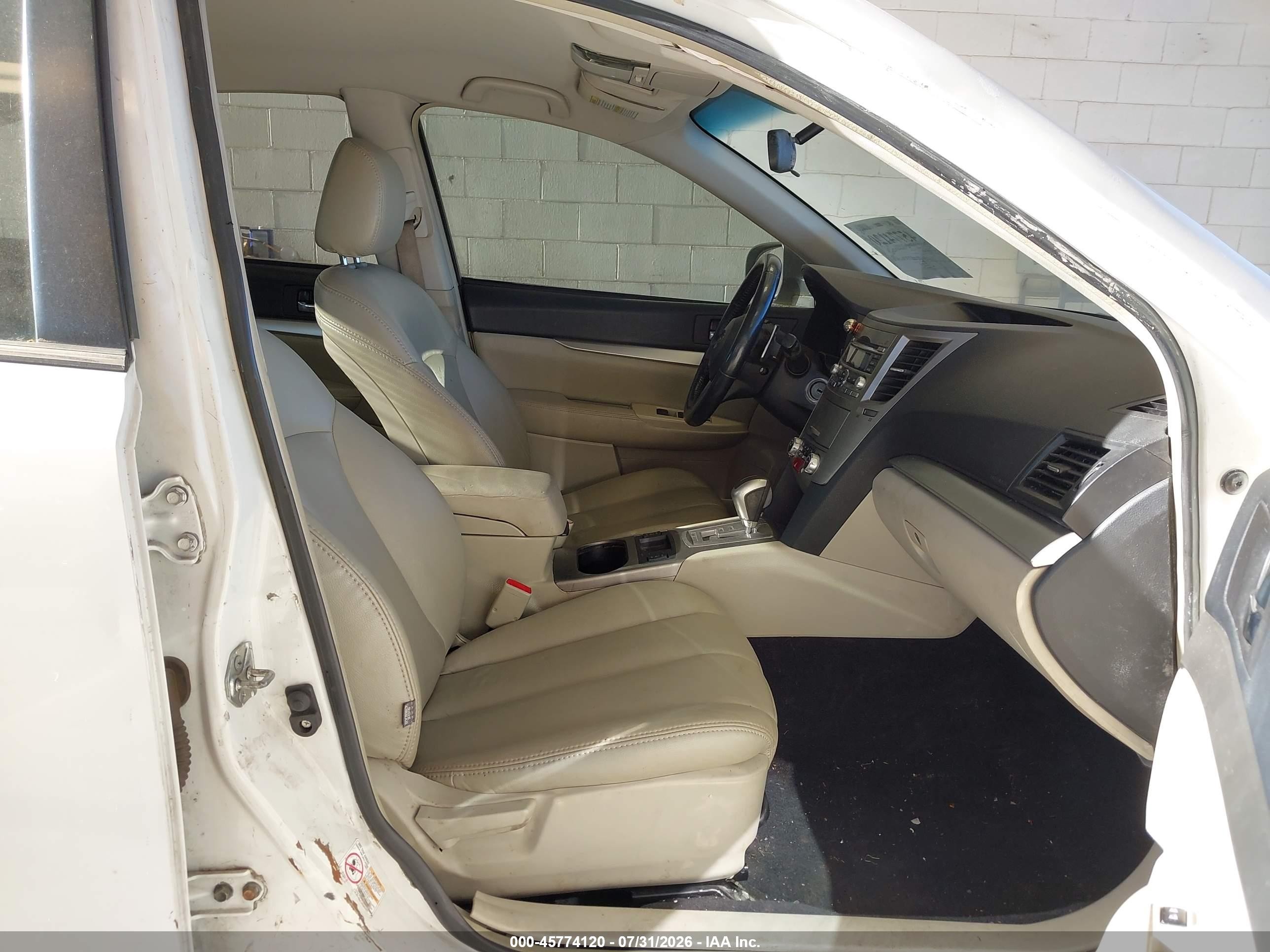 2011 Subaru Legacy 2.5i Premium White vin: 4S3BMBC62B3212537