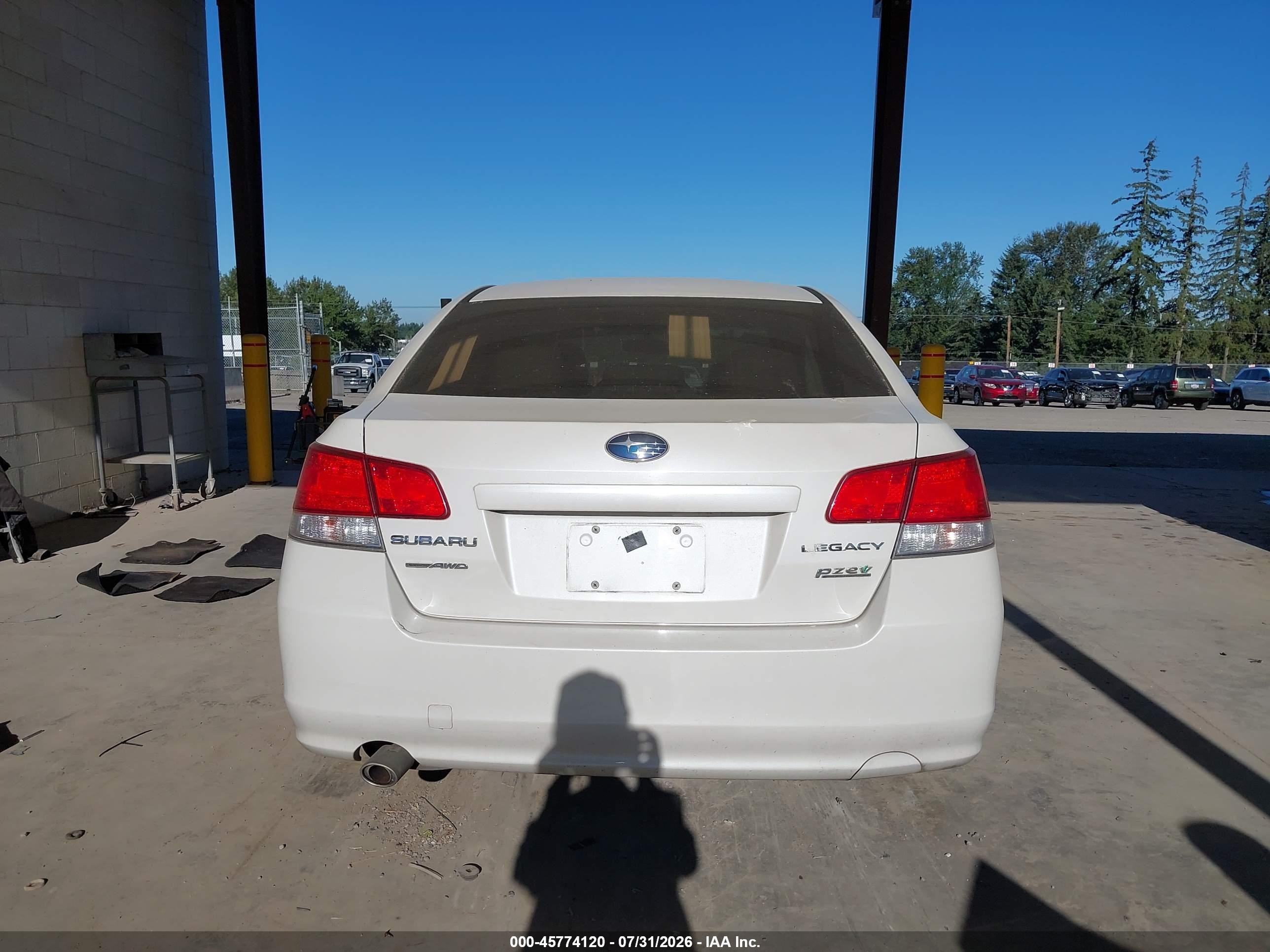 2011 Subaru Legacy 2.5i Premium White vin: 4S3BMBC62B3212537