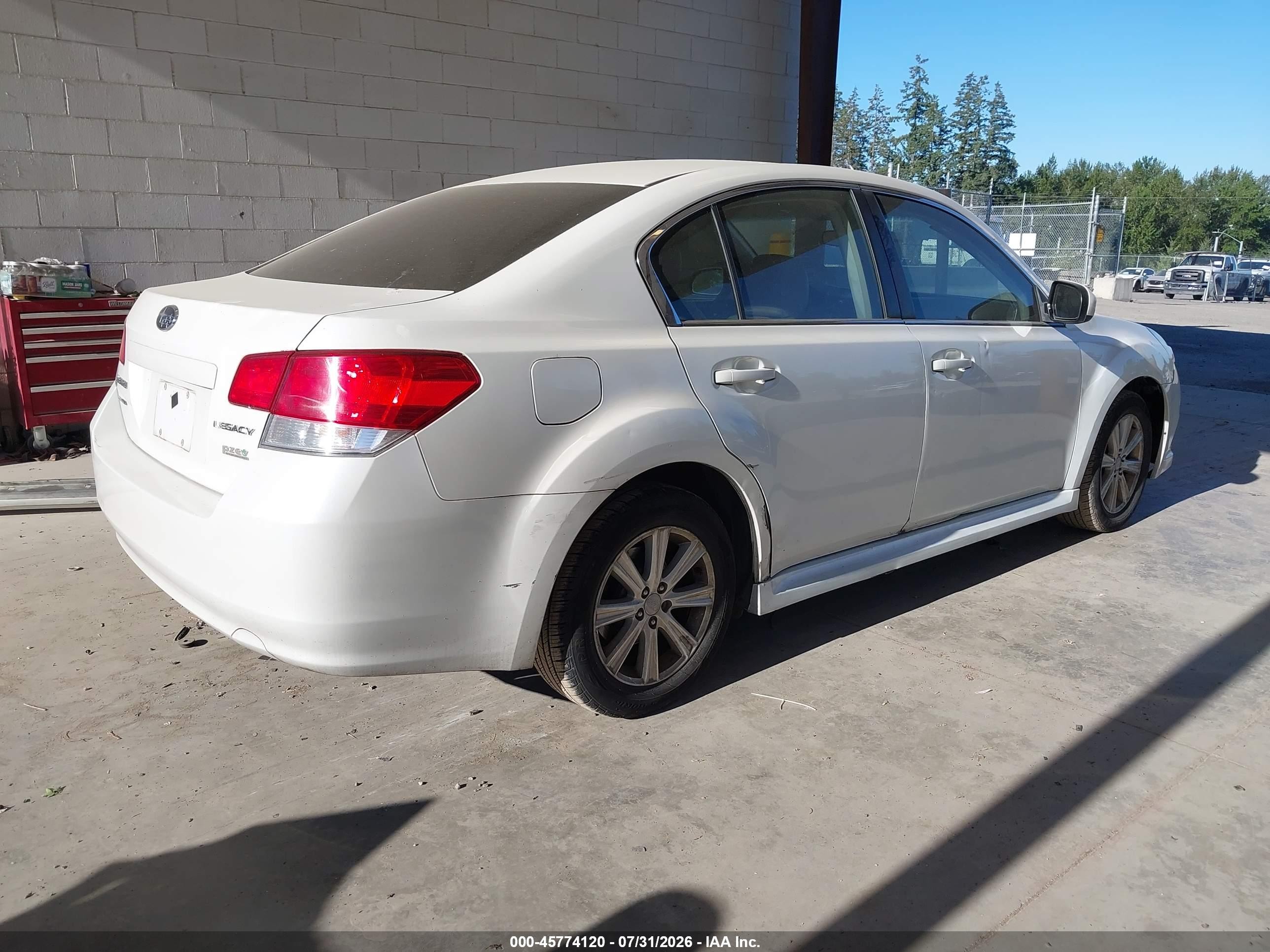 2011 Subaru Legacy 2.5i Premium White vin: 4S3BMBC62B3212537