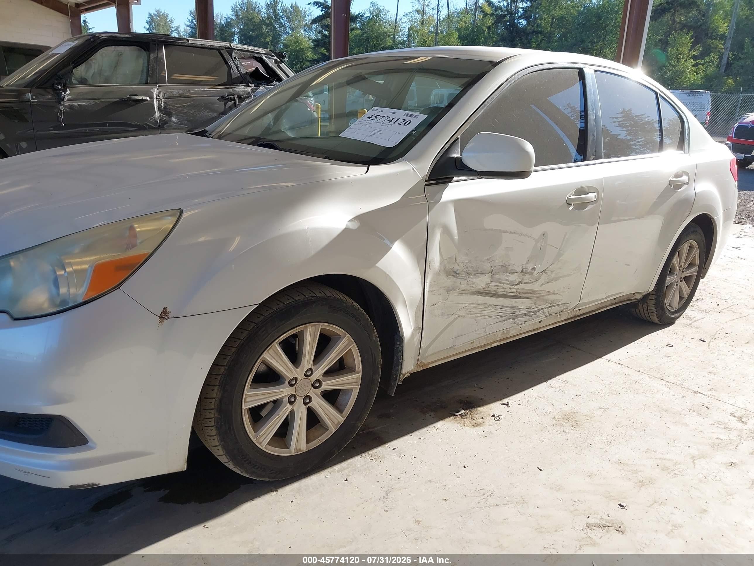 2011 Subaru Legacy 2.5i Premium White vin: 4S3BMBC62B3212537
