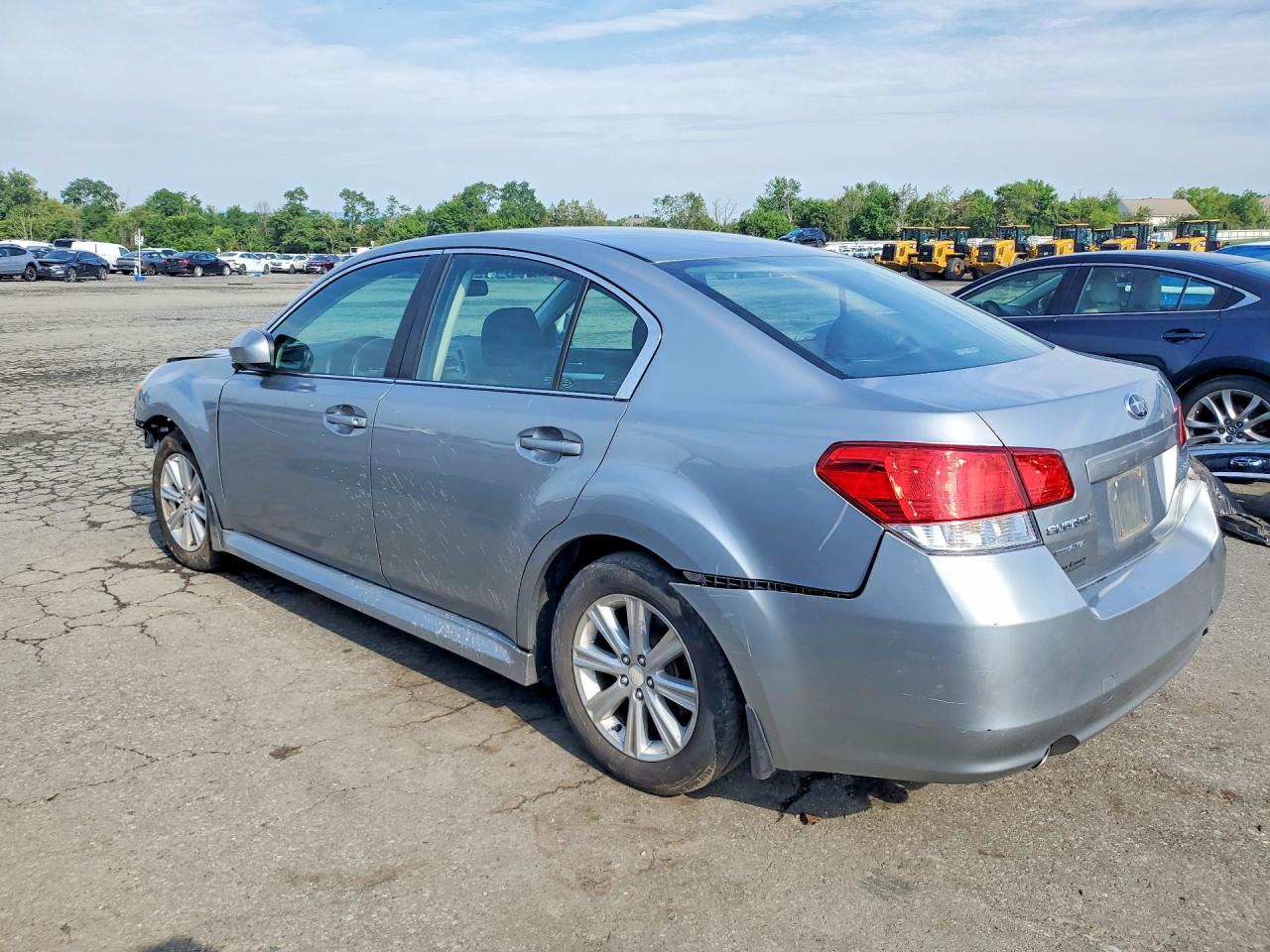 2011 Subaru Legacy 2.5i Premium Silver vin: 4S3BMBC62B3219178