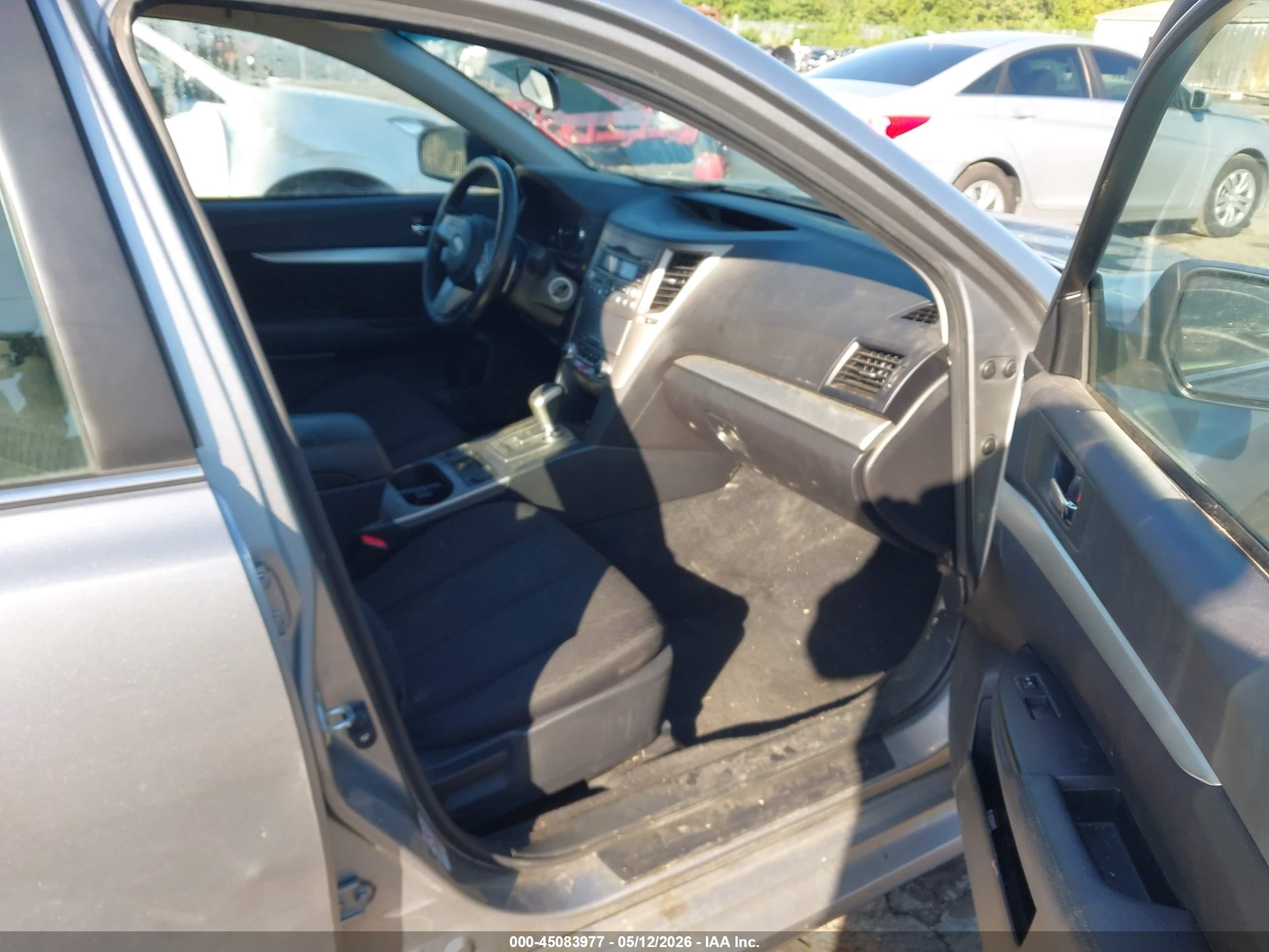 2011 Subaru Legacy 2.5i Premium Silver vin: 4S3BMBC62B3220993