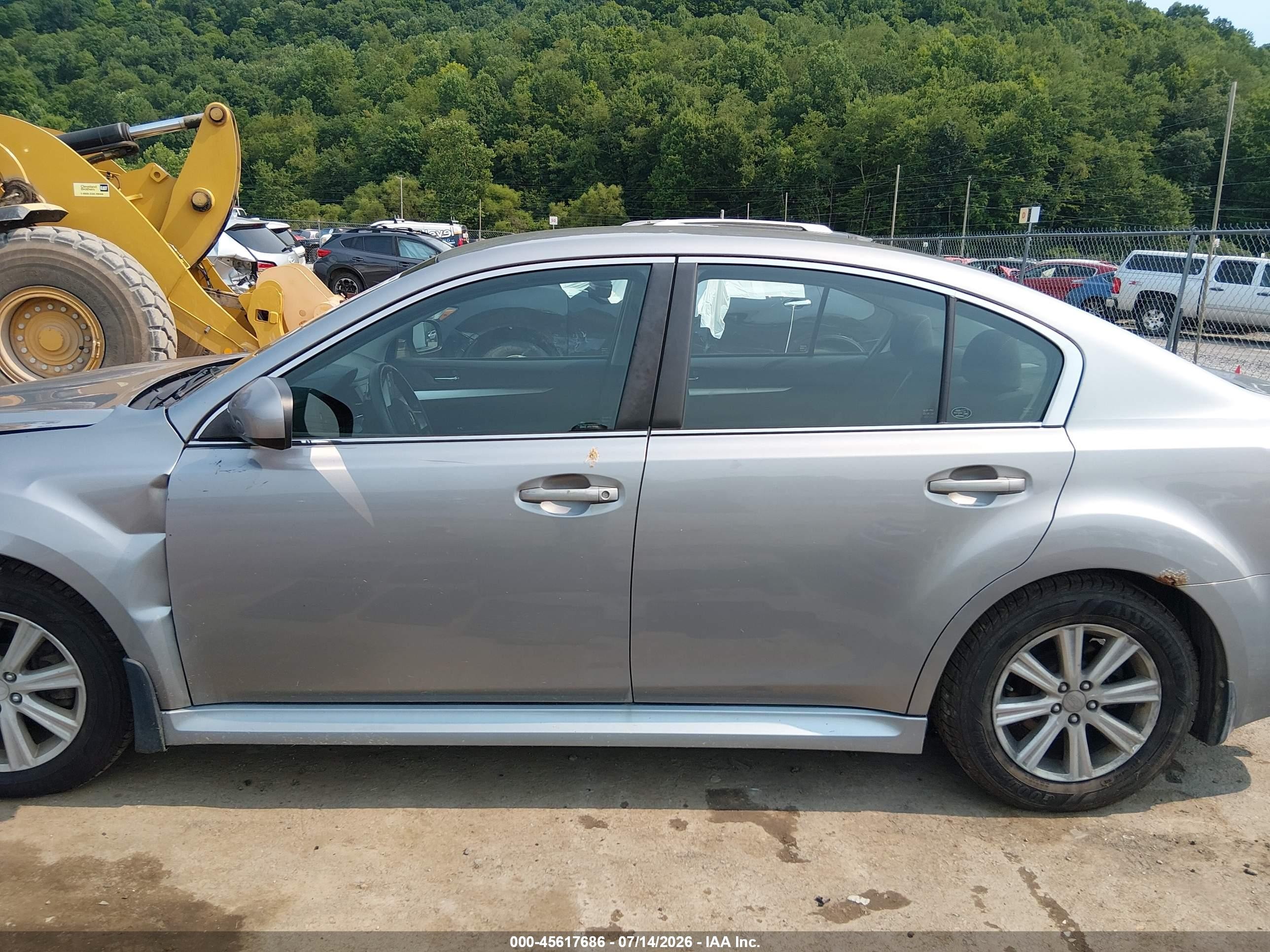 2011 Subaru Legacy 2.5i Premium Silver vin: 4S3BMBC63B3222476