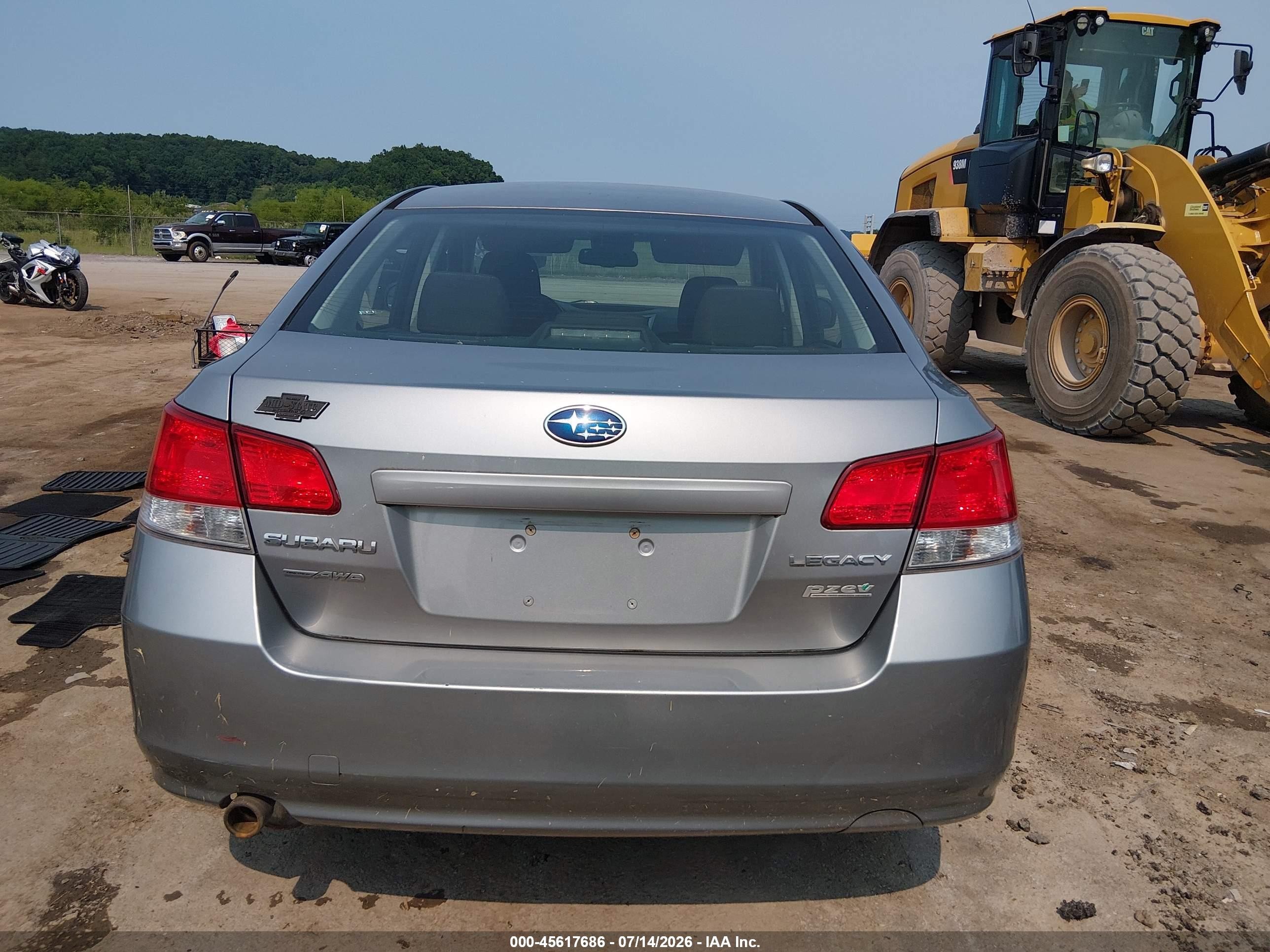 2011 Subaru Legacy 2.5i Premium Silver vin: 4S3BMBC63B3222476