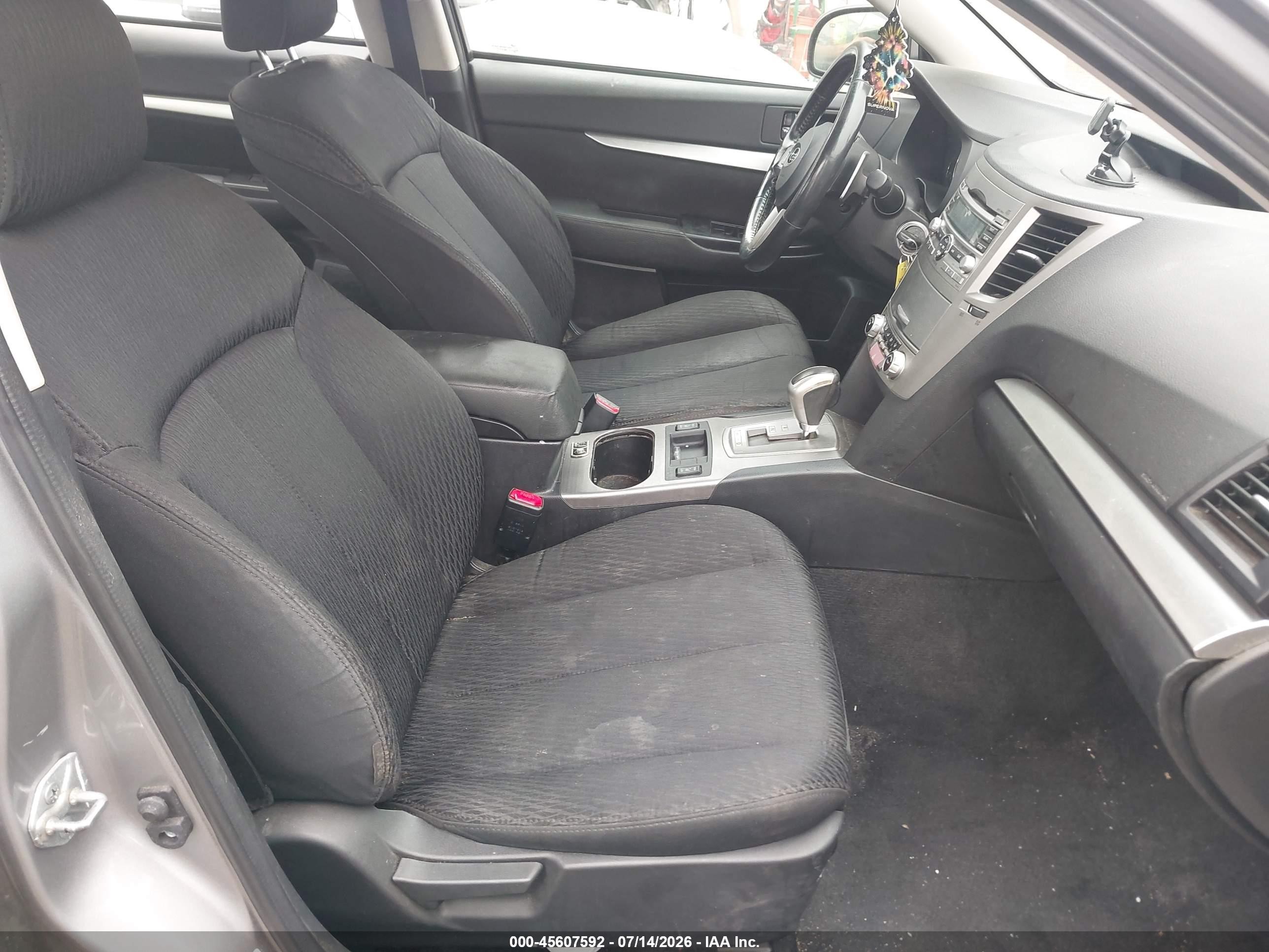 2011 Subaru Legacy 2.5i Premium Silver vin: 4S3BMBC63B3245577