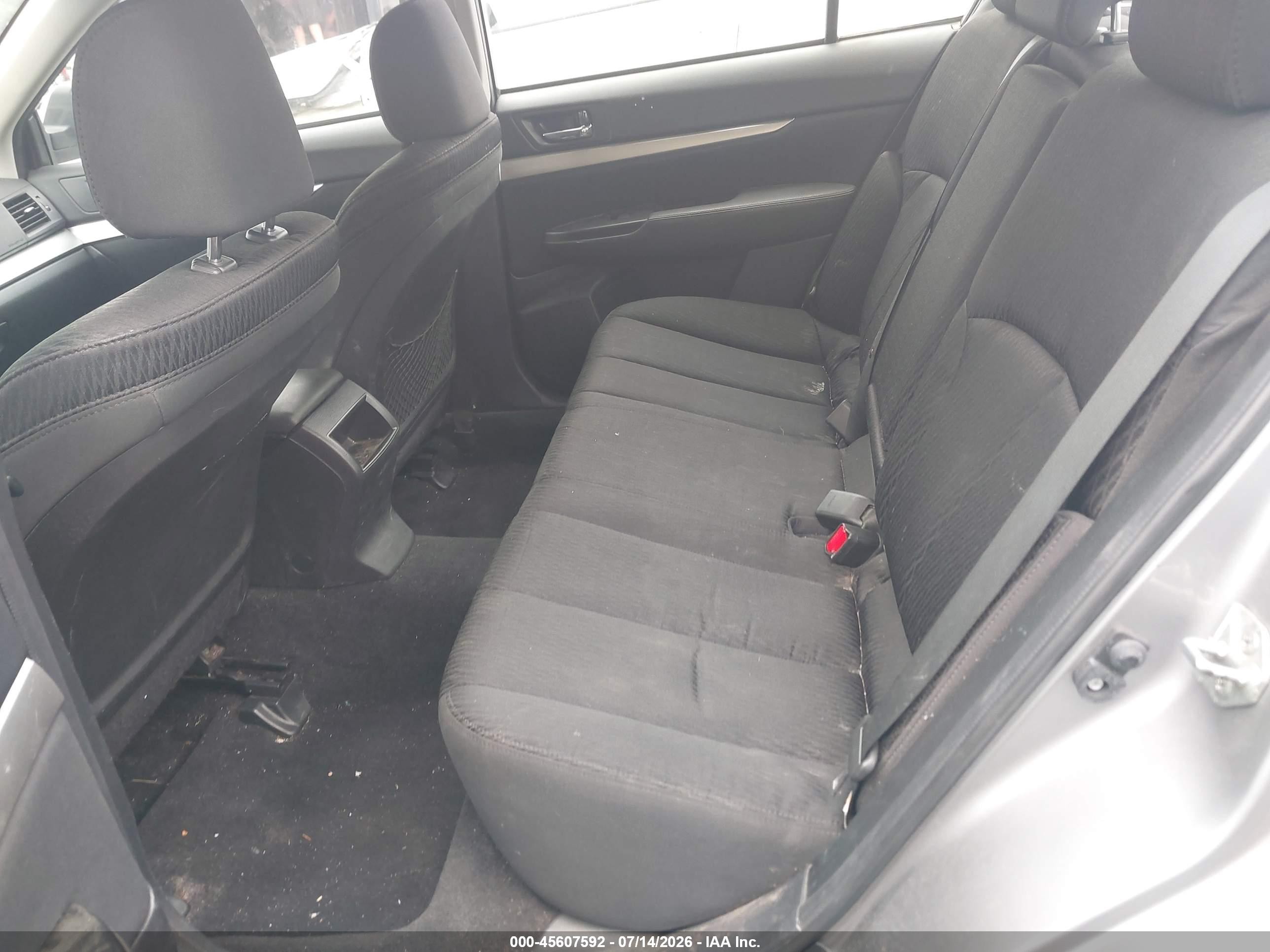2011 Subaru Legacy 2.5i Premium Silver vin: 4S3BMBC63B3245577