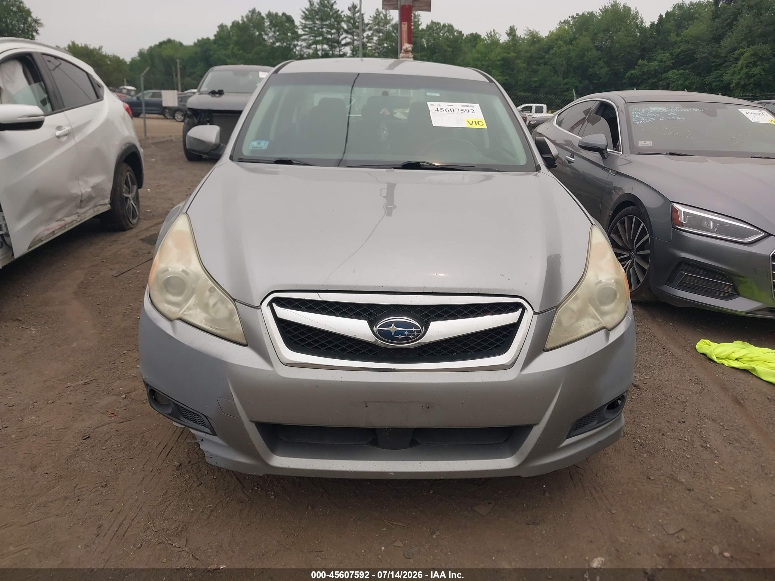 2011 Subaru Legacy 2.5i Premium Silver vin: 4S3BMBC63B3245577