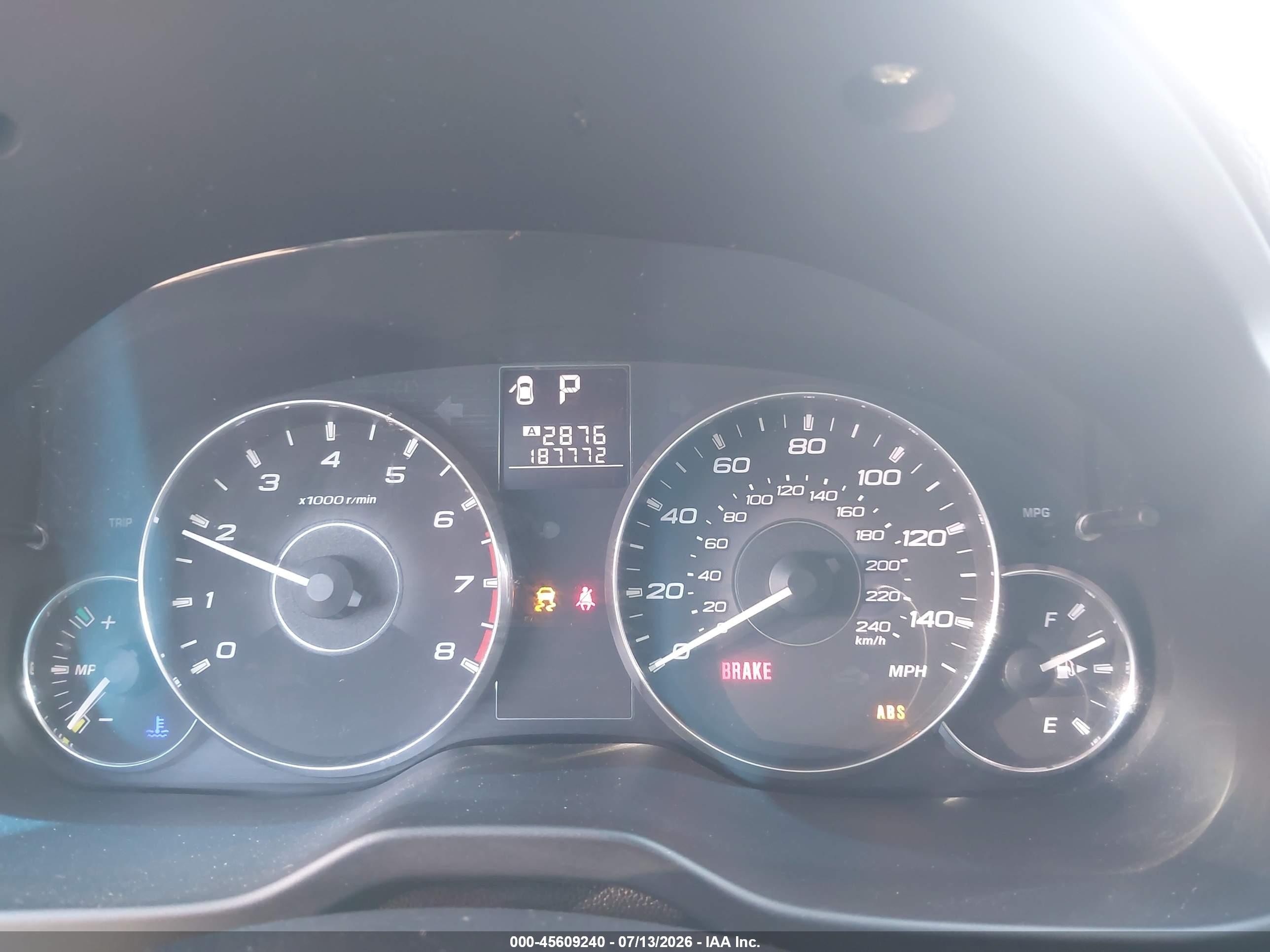 2012 Subaru Legacy 2.5i Premium Silver vin: 4S3BMBC63C3042903