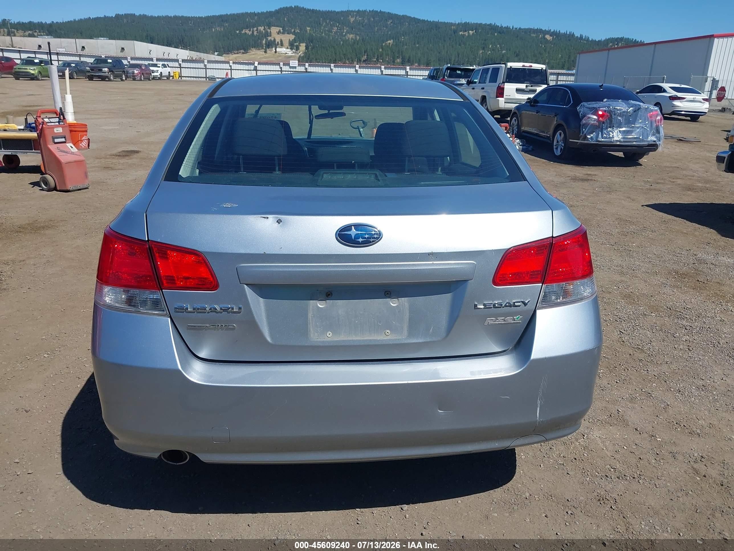 2012 Subaru Legacy 2.5i Premium Silver vin: 4S3BMBC63C3042903