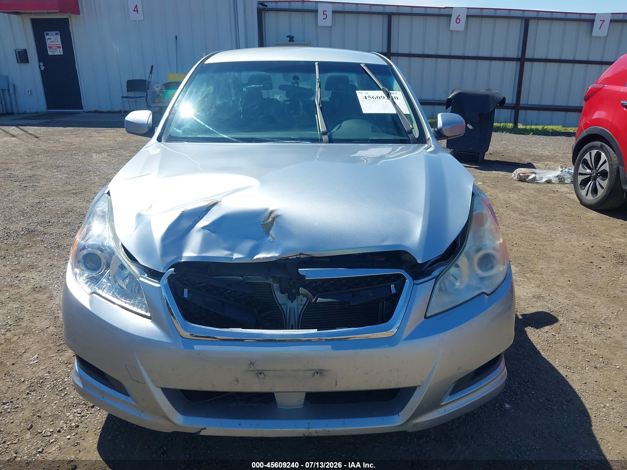 2012 Subaru Legacy 2.5i Premium Silver vin: 4S3BMBC63C3042903