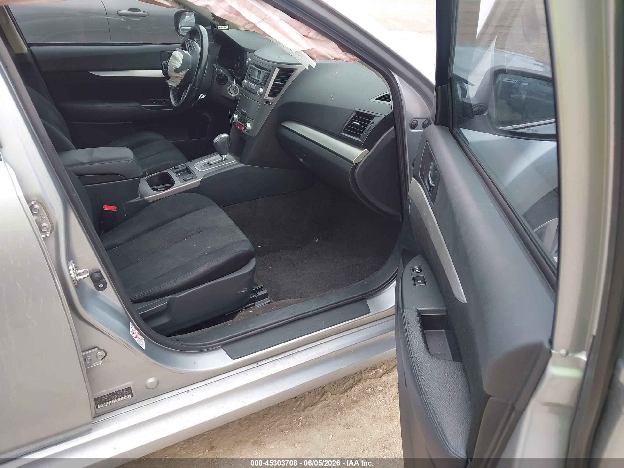 2013 Subaru Legacy 2.5i Premium Silver vin: 4S3BMBC63D3014827