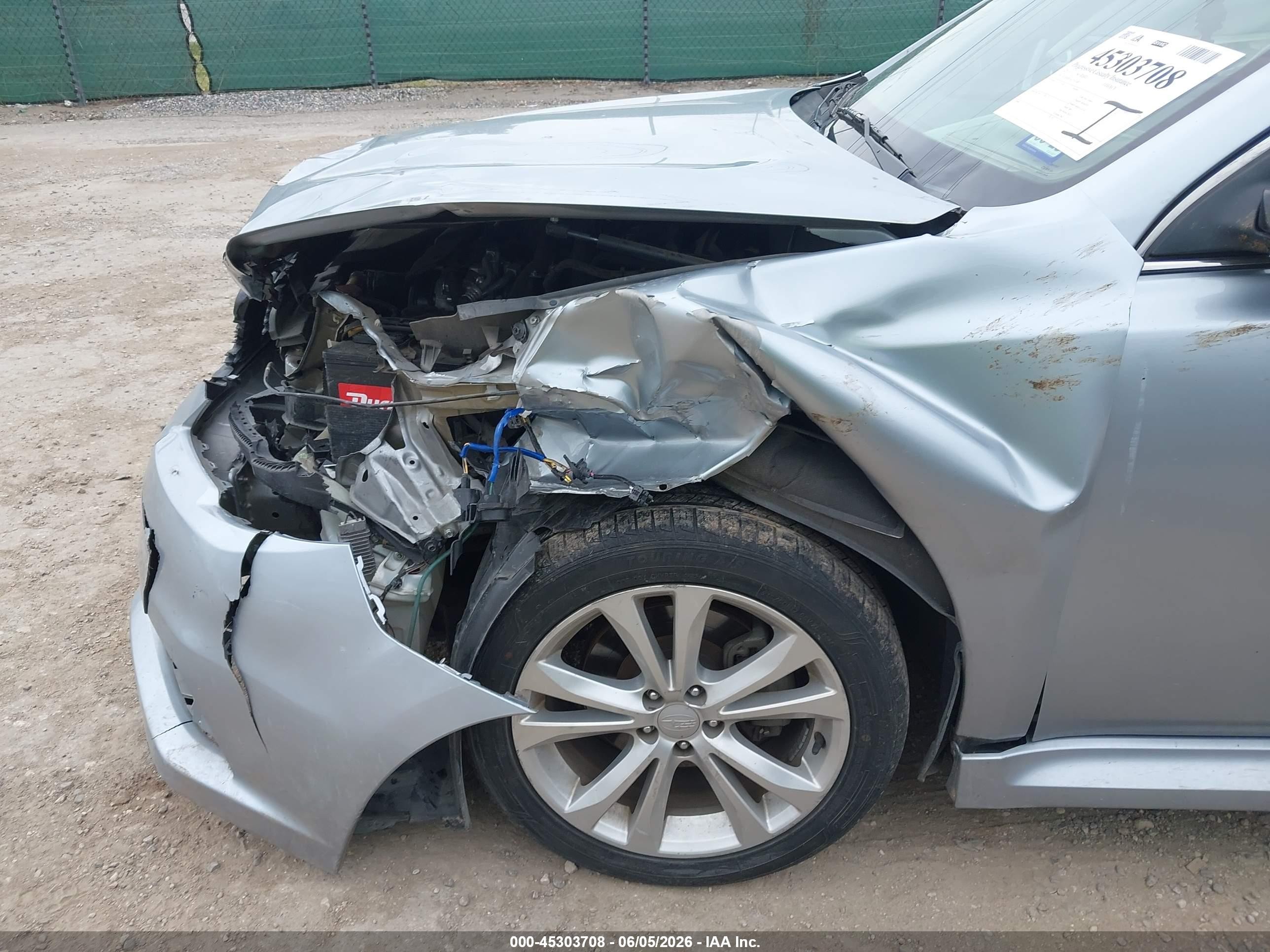 2013 Subaru Legacy 2.5i Premium Silver vin: 4S3BMBC63D3014827