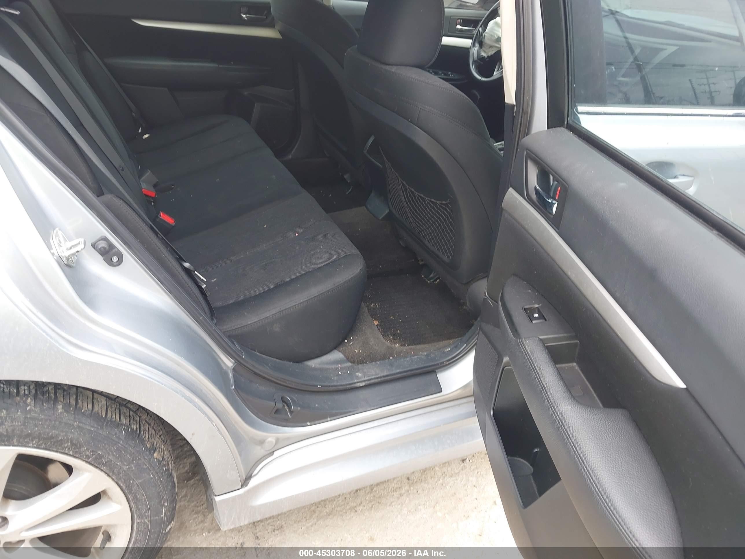 2013 Subaru Legacy 2.5i Premium Silver vin: 4S3BMBC63D3014827