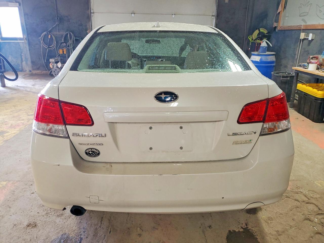 2014 Subaru Legacy 2.5i Premium White vin: 4S3BMBC63E3033220