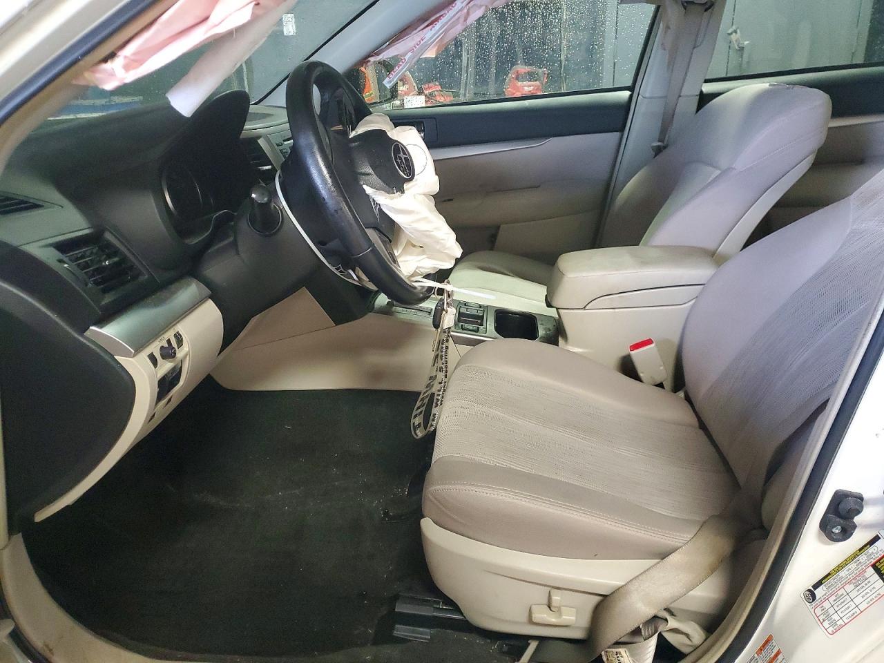 2014 Subaru Legacy 2.5i Premium White vin: 4S3BMBC63E3033220