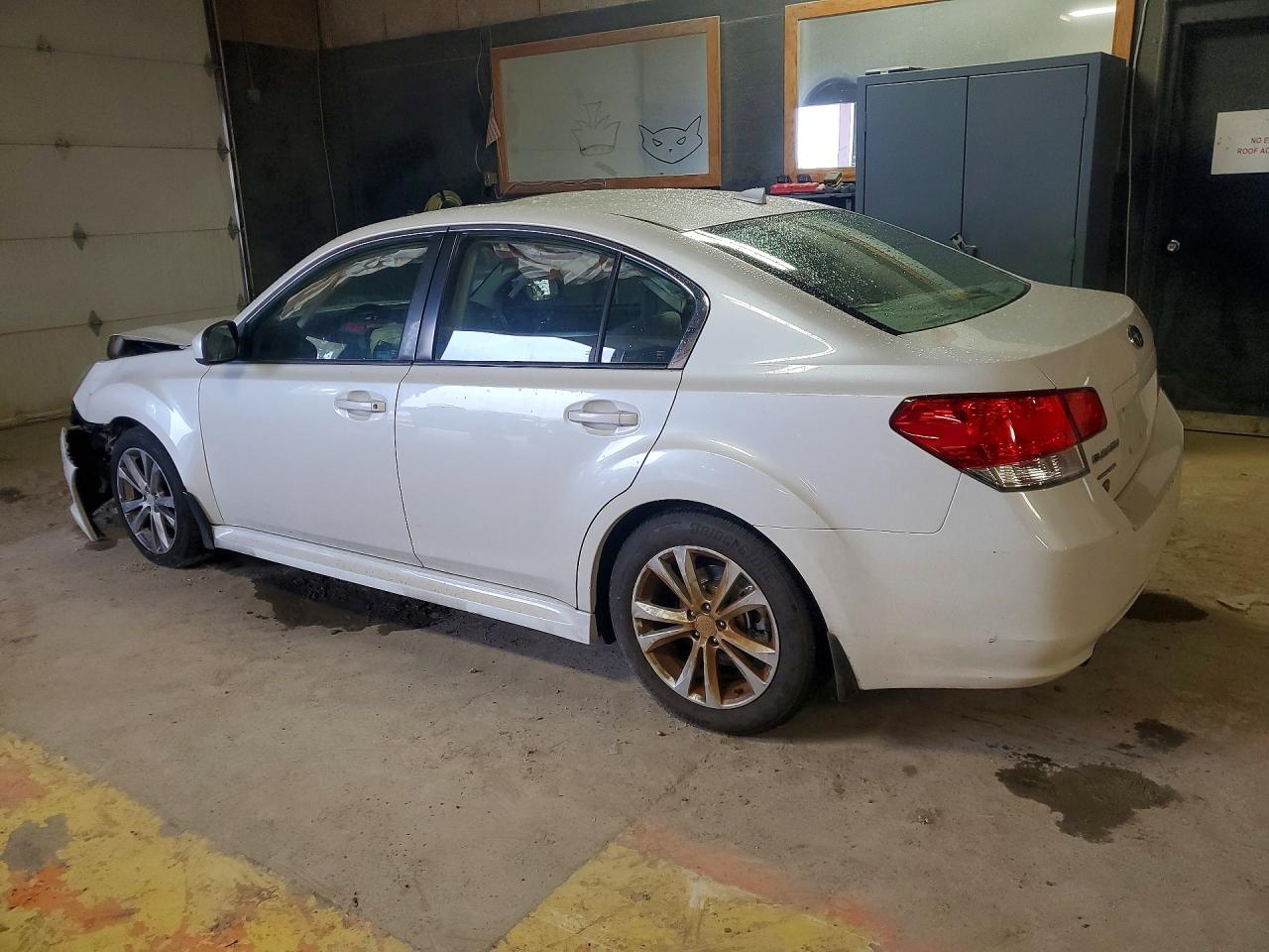 2014 Subaru Legacy 2.5i Premium White vin: 4S3BMBC63E3033220
