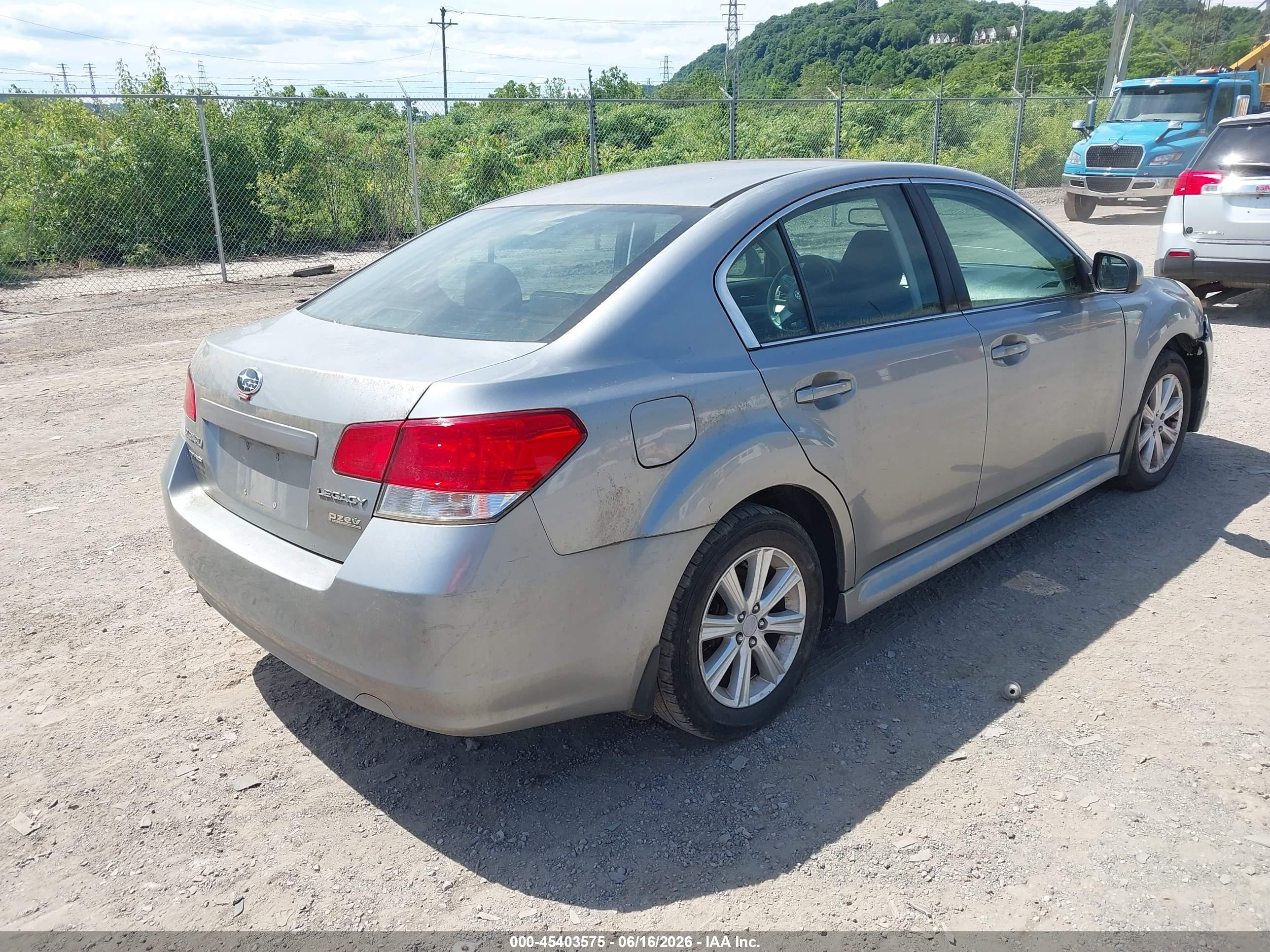 2011 Subaru Legacy 2.5i Premium Gray vin: 4S3BMBC64B3230215