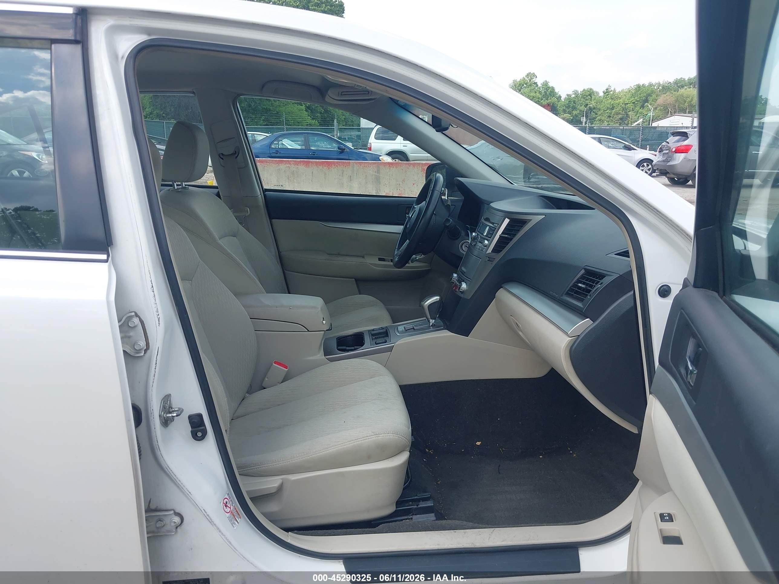 2011 Subaru Legacy 2.5i Premium White vin: 4S3BMBC64B3259679