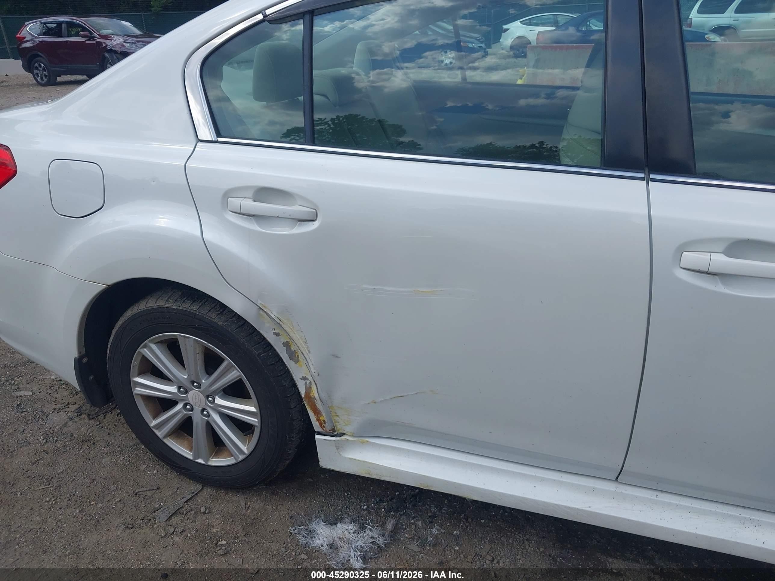 2011 Subaru Legacy 2.5i Premium White vin: 4S3BMBC64B3259679