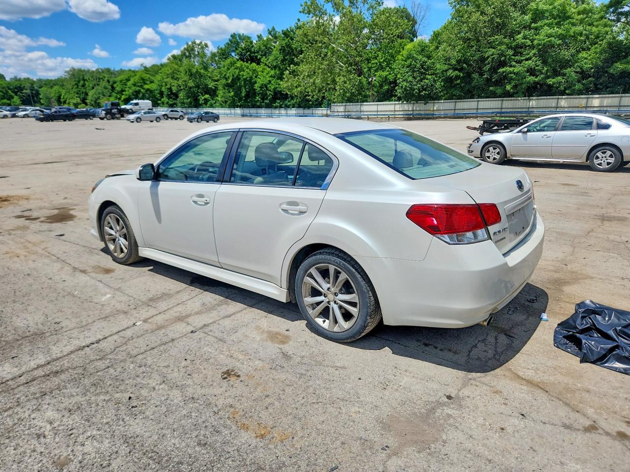 2013 Subaru Legacy 2.5i Premium White vin: 4S3BMBC65D3041589