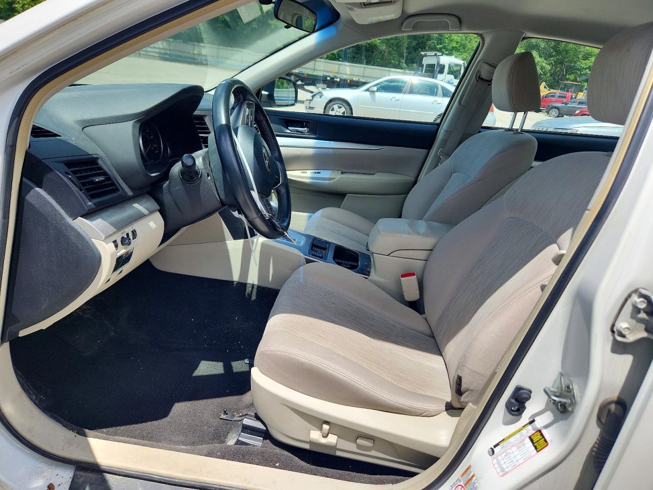 2013 Subaru Legacy 2.5i Premium White vin: 4S3BMBC65D3041589