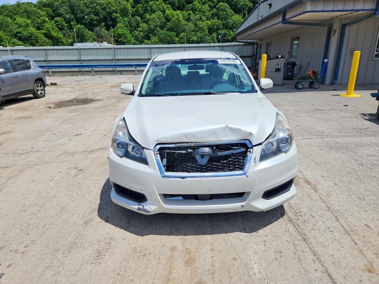 2013 Subaru Legacy 2.5i Premium White vin: 4S3BMBC65D3041589
