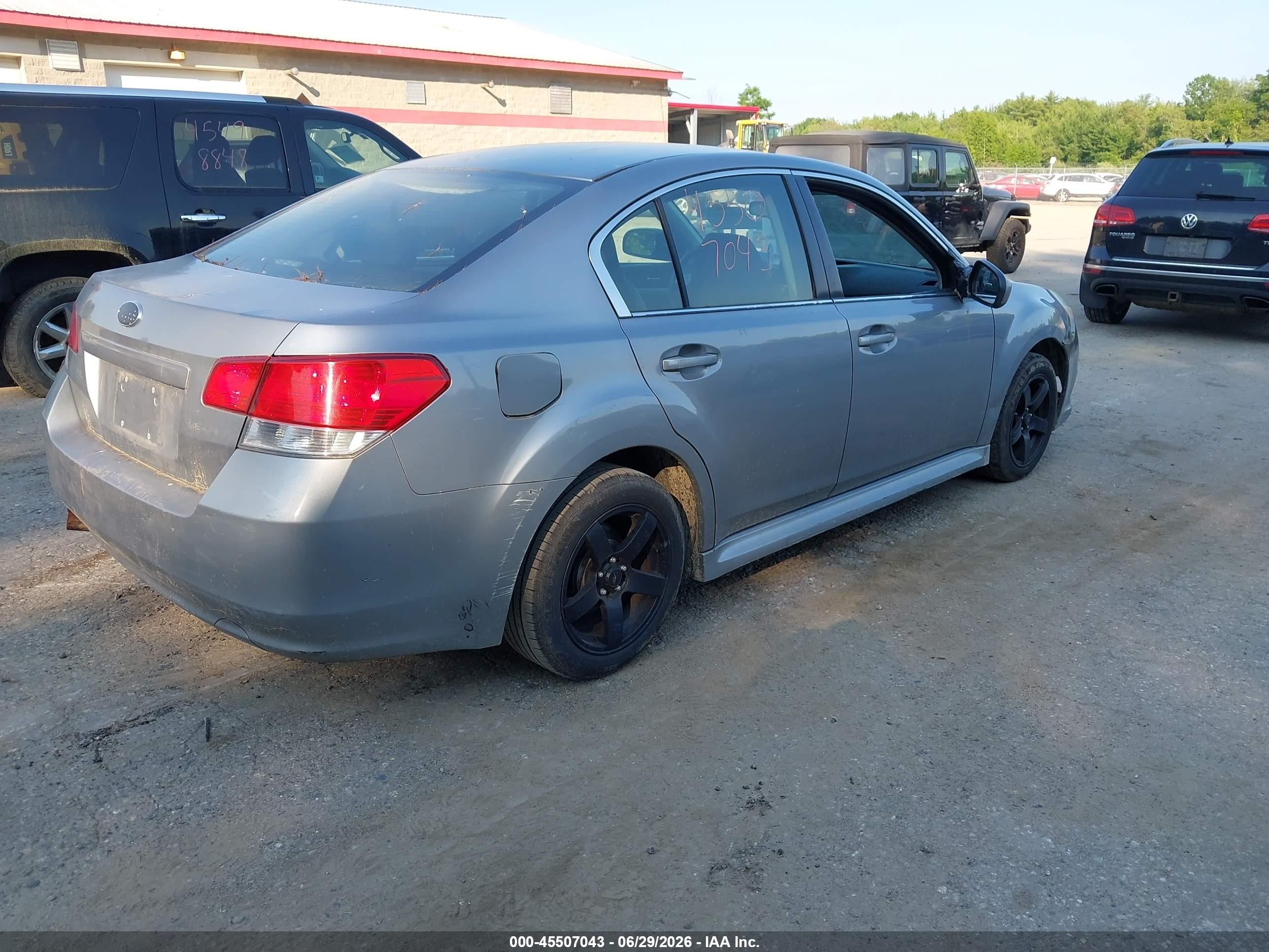 2010 Subaru Legacy 2.5i Premium Silver vin: 4S3BMBC66A3227167