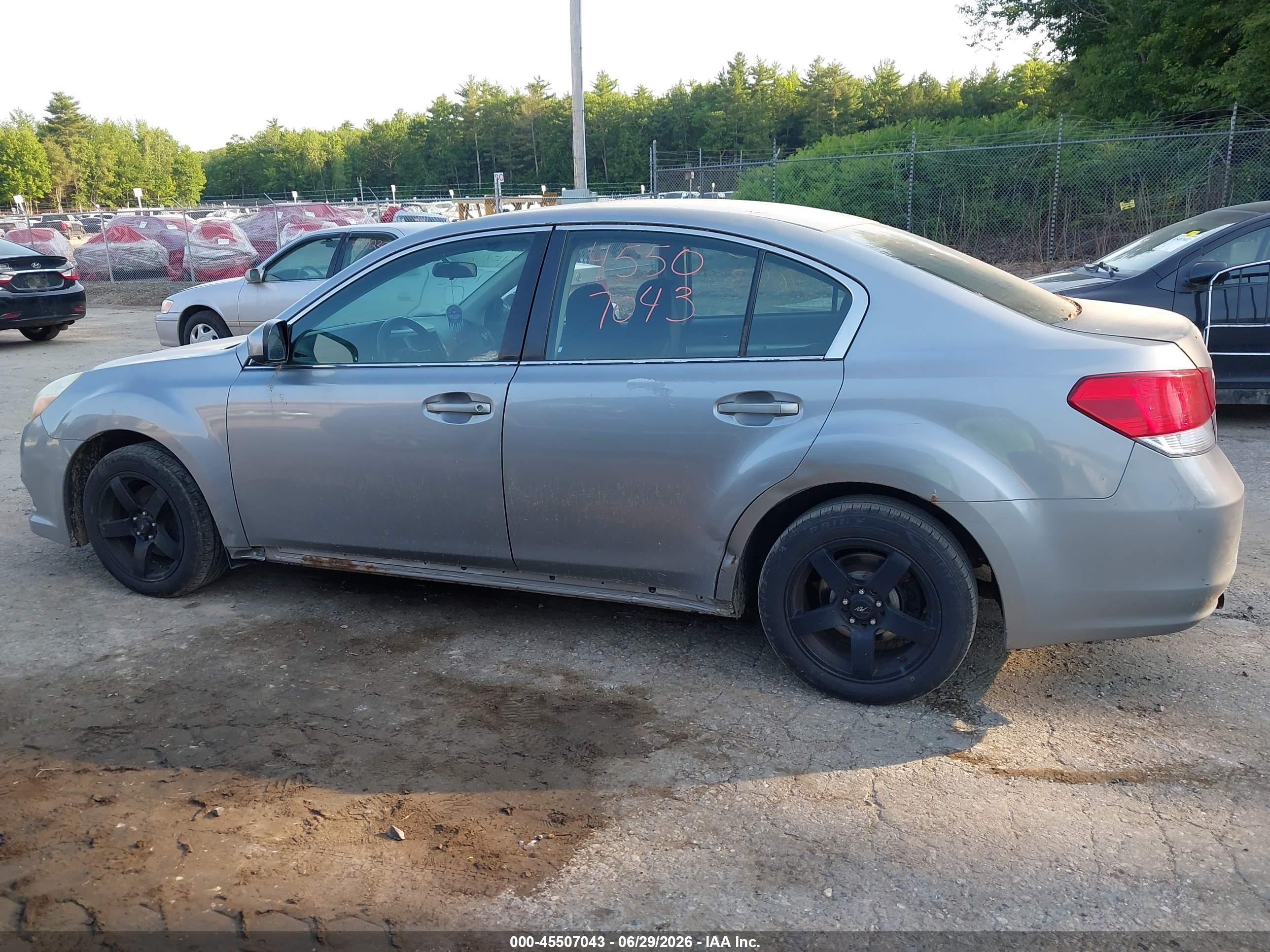 2010 Subaru Legacy 2.5i Premium Silver vin: 4S3BMBC66A3227167