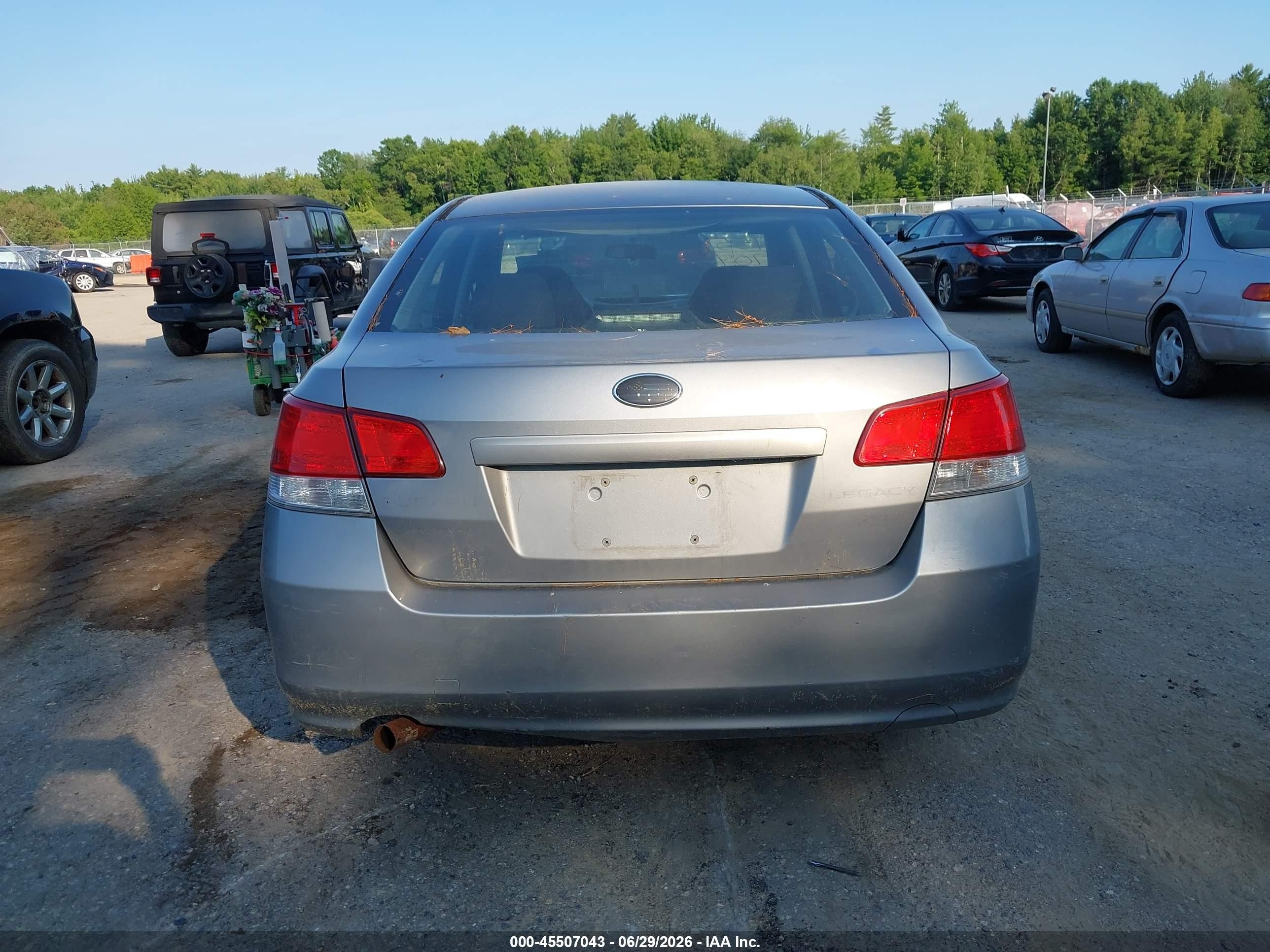 2010 Subaru Legacy 2.5i Premium Silver vin: 4S3BMBC66A3227167