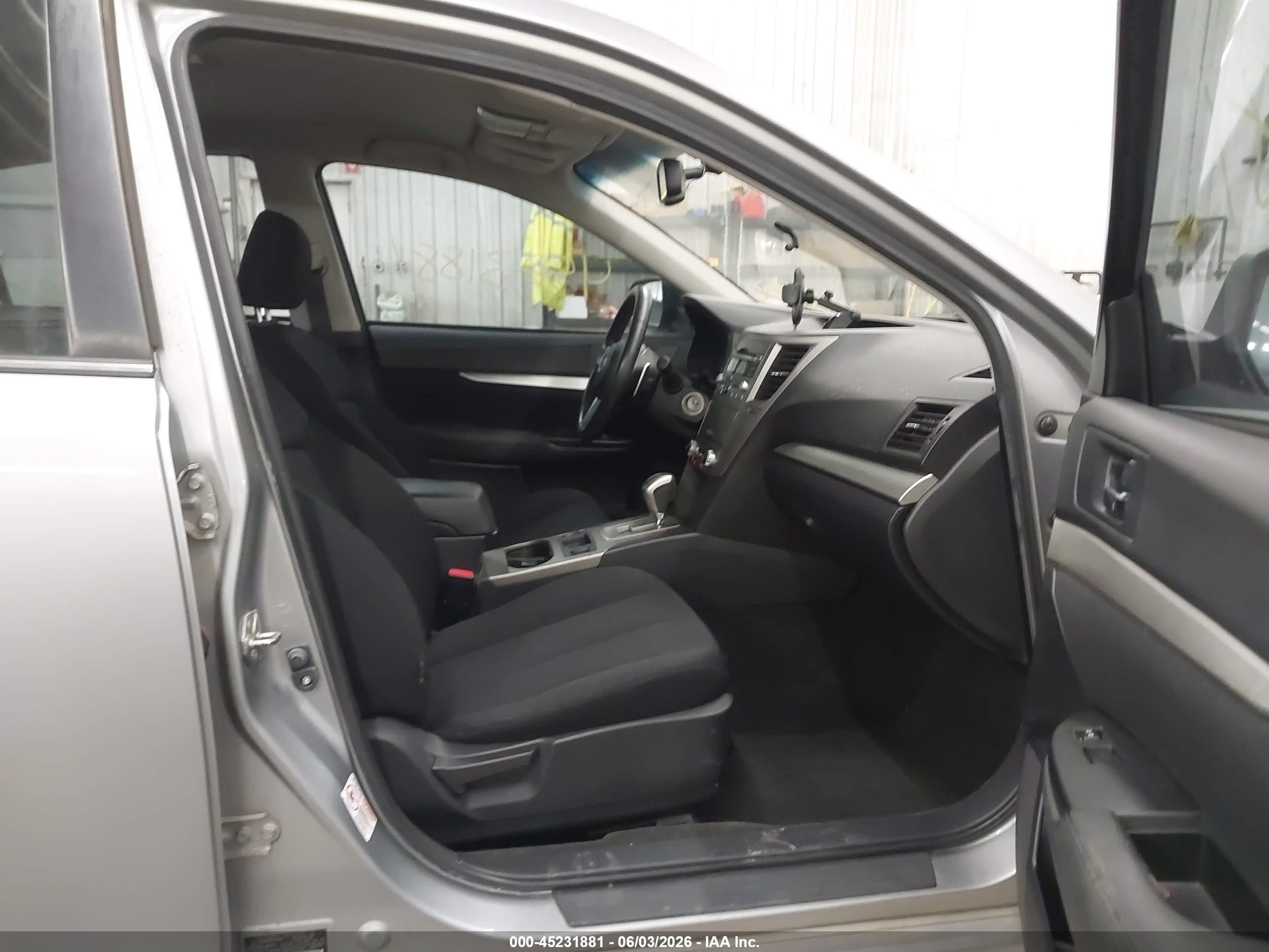 2011 Subaru Legacy 2.5i Premium Gray vin: 4S3BMBC66B3254659