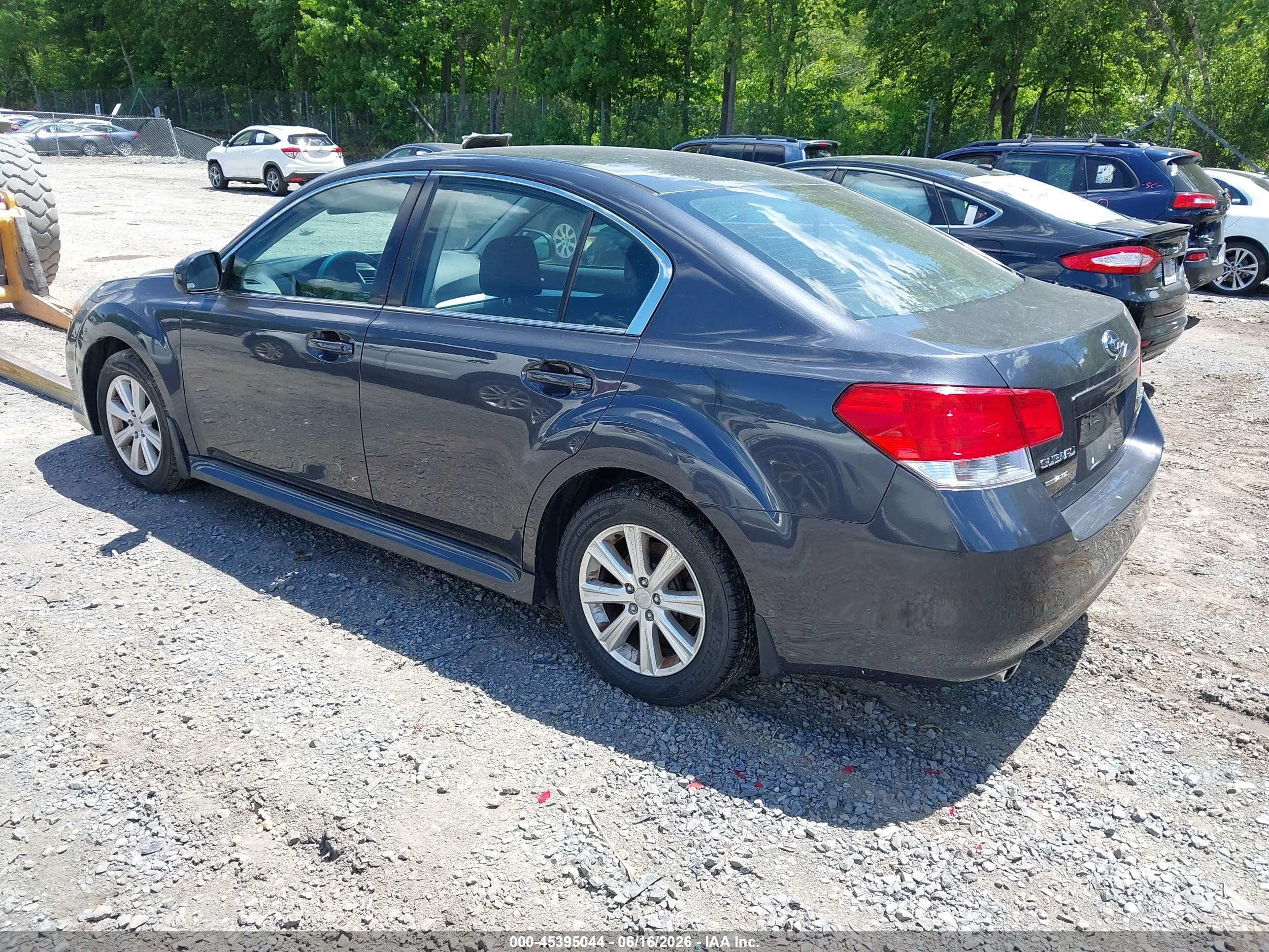 2011 Subaru Legacy 2.5i Premium Gray vin: 4S3BMBC66B3263328