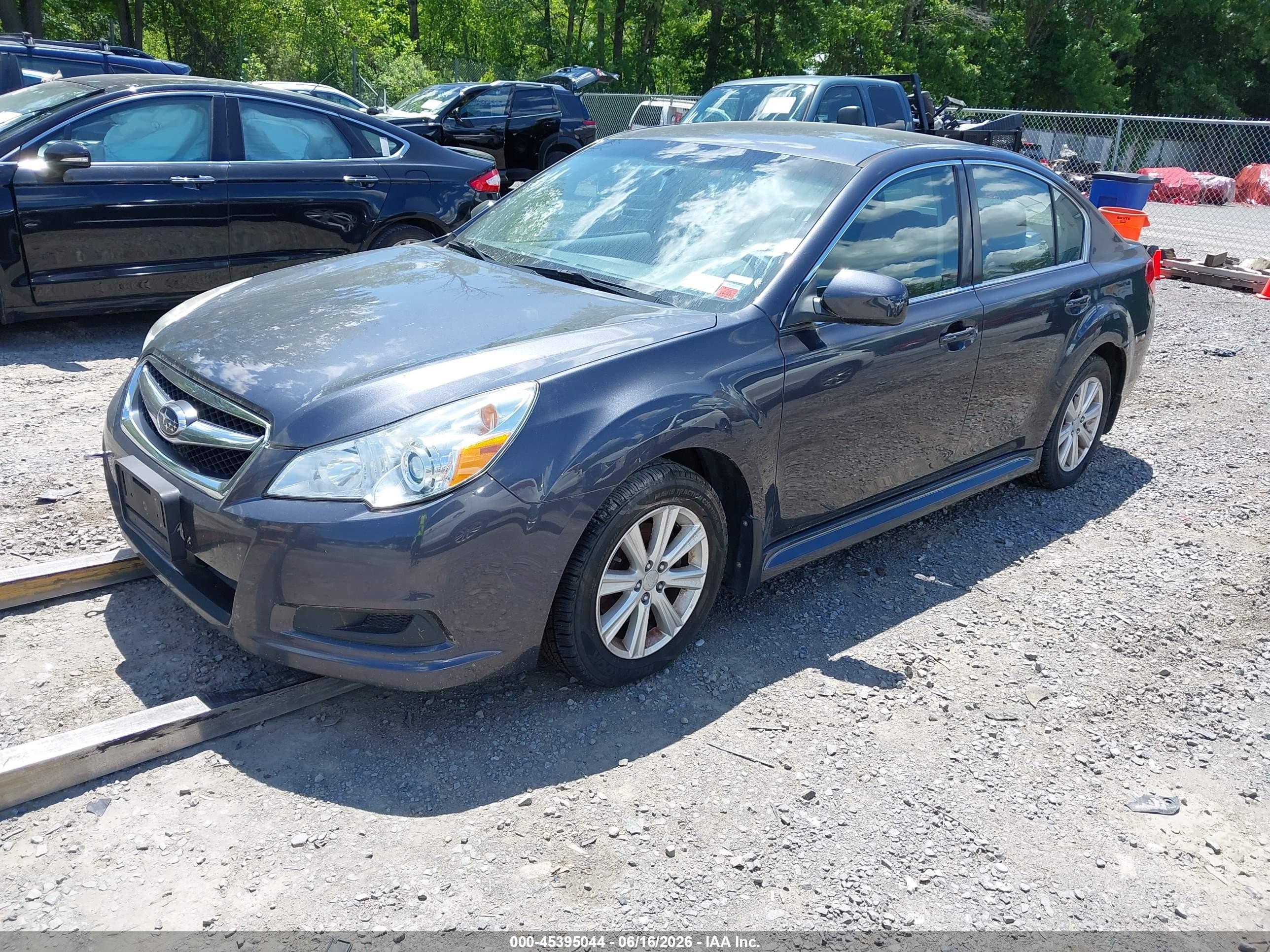 2011 Subaru Legacy 2.5i Premium Gray vin: 4S3BMBC66B3263328