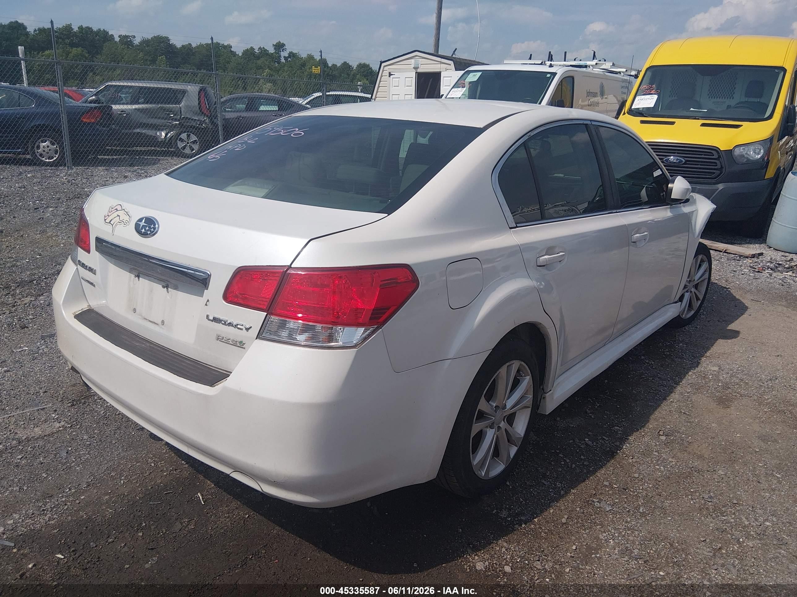 2013 Subaru Legacy 2.5i Premium White vin: 4S3BMBC66D3007127