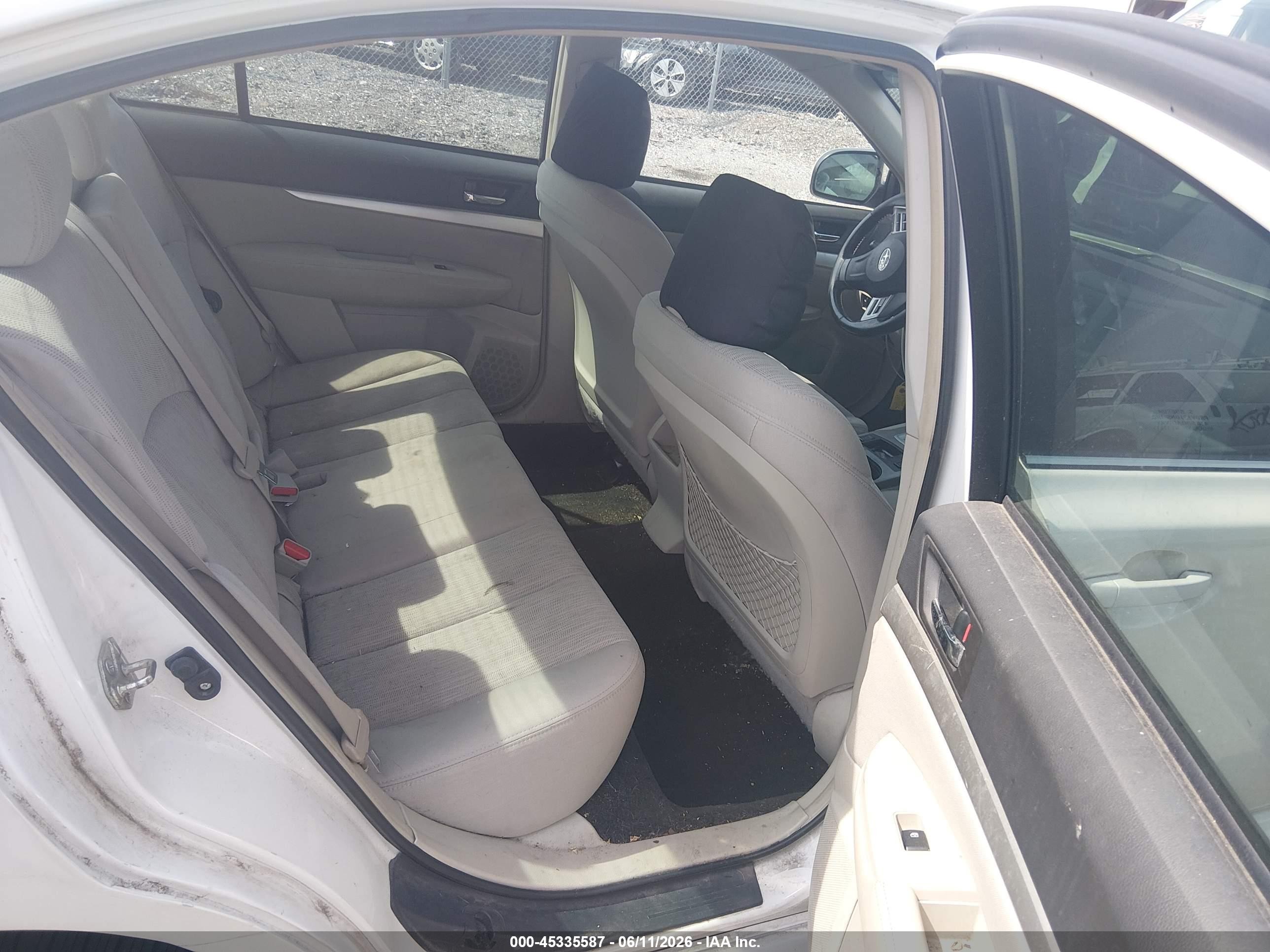 2013 Subaru Legacy 2.5i Premium White vin: 4S3BMBC66D3007127