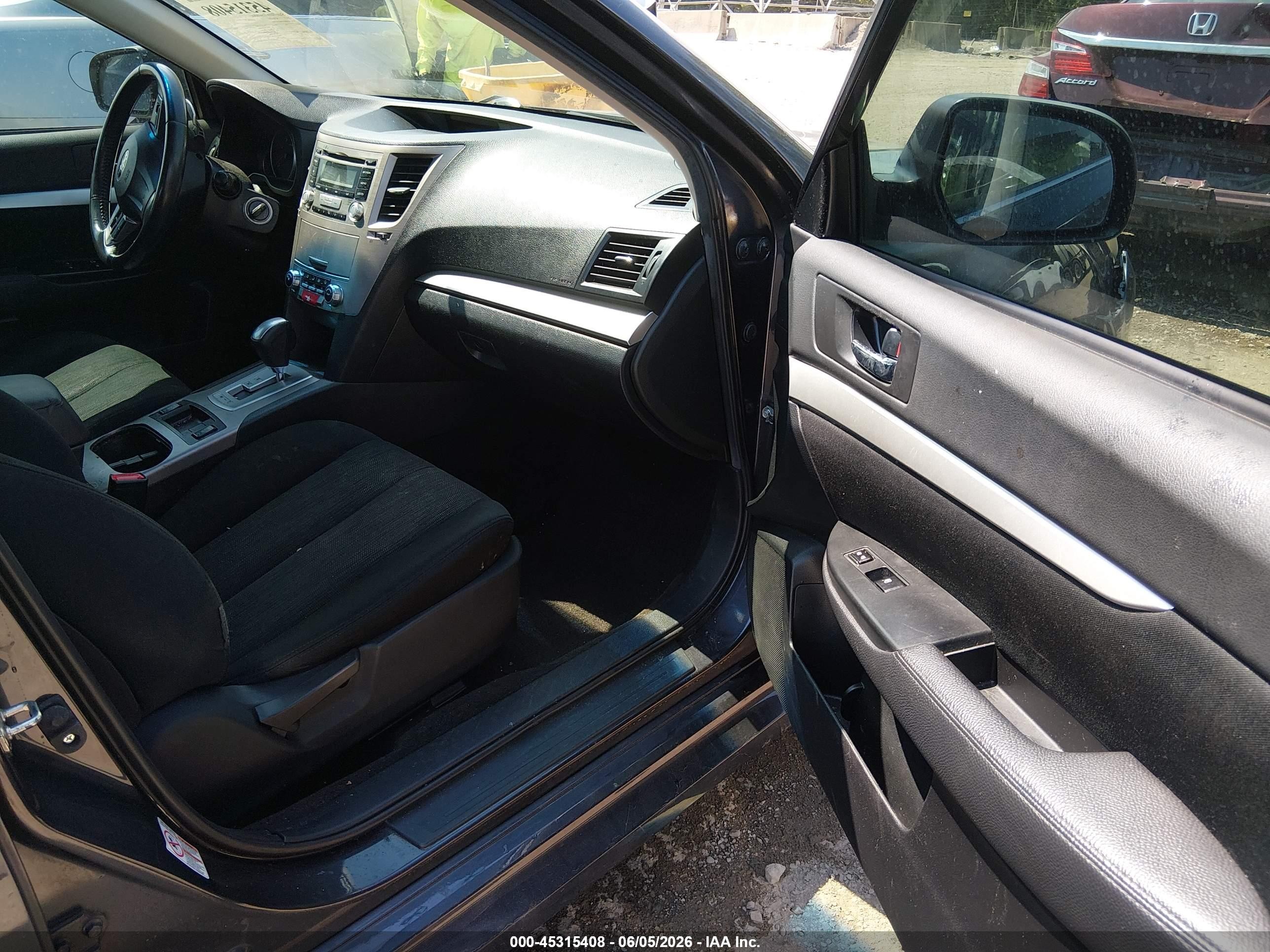 2013 Subaru Legacy 2.5i Premium Gray vin: 4S3BMBC66D3015549