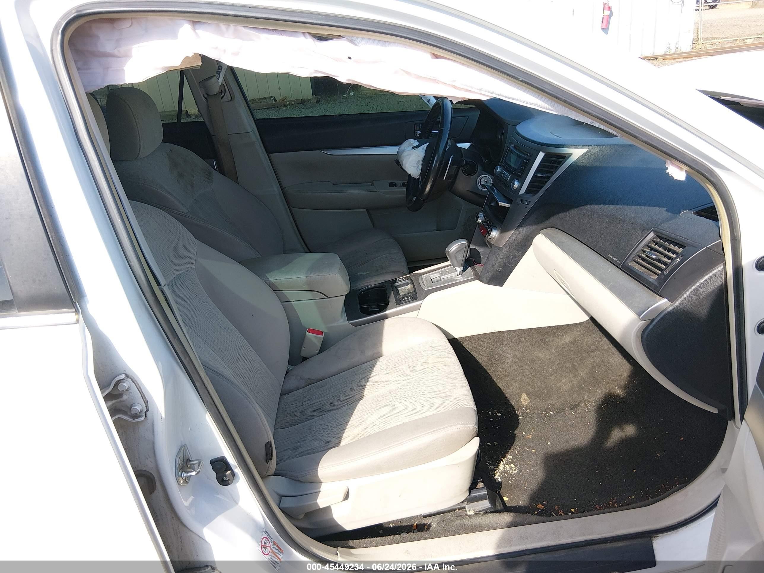 2013 Subaru Legacy 2.5i Premium White vin: 4S3BMBC66D3049376