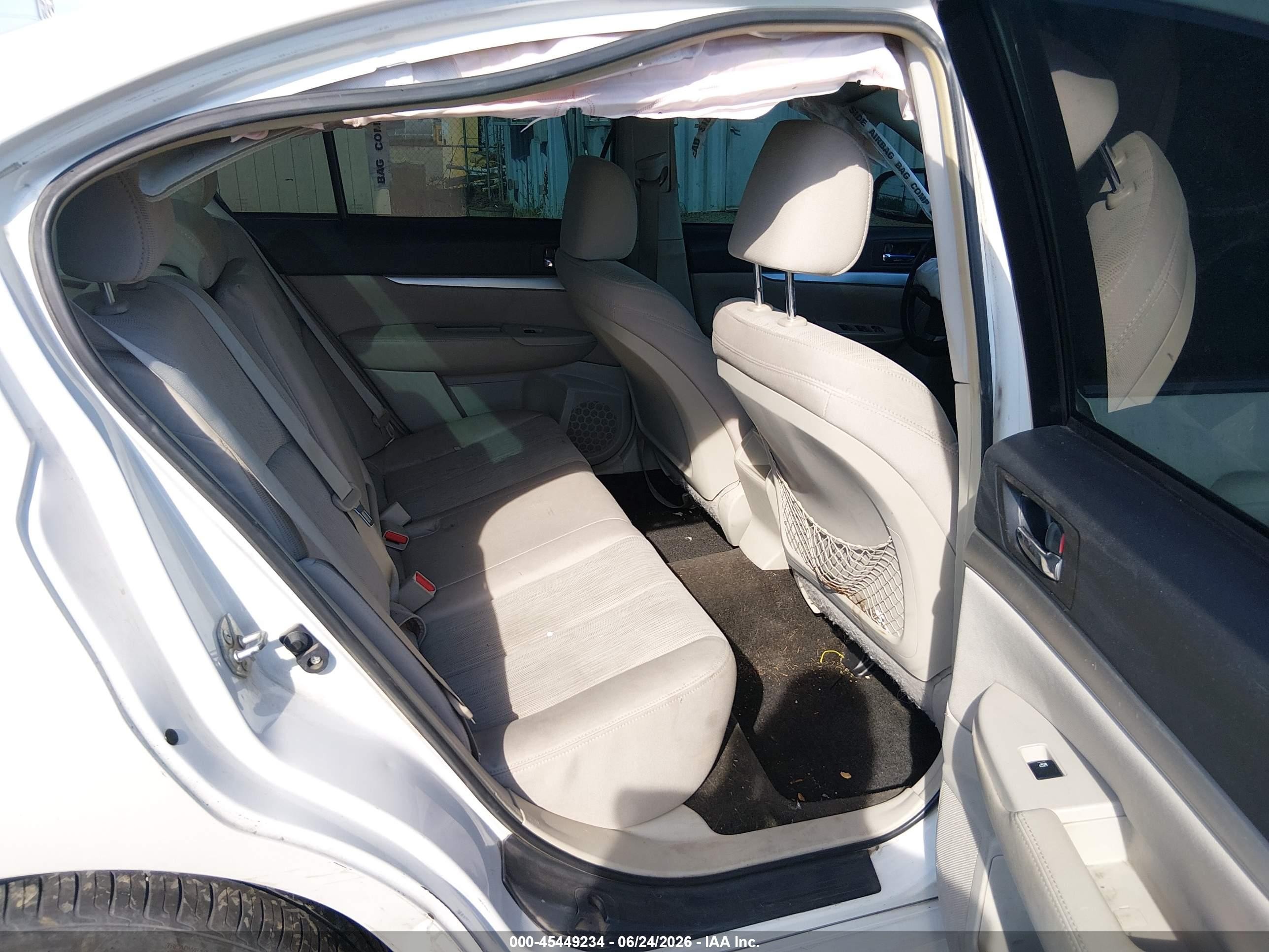2013 Subaru Legacy 2.5i Premium White vin: 4S3BMBC66D3049376