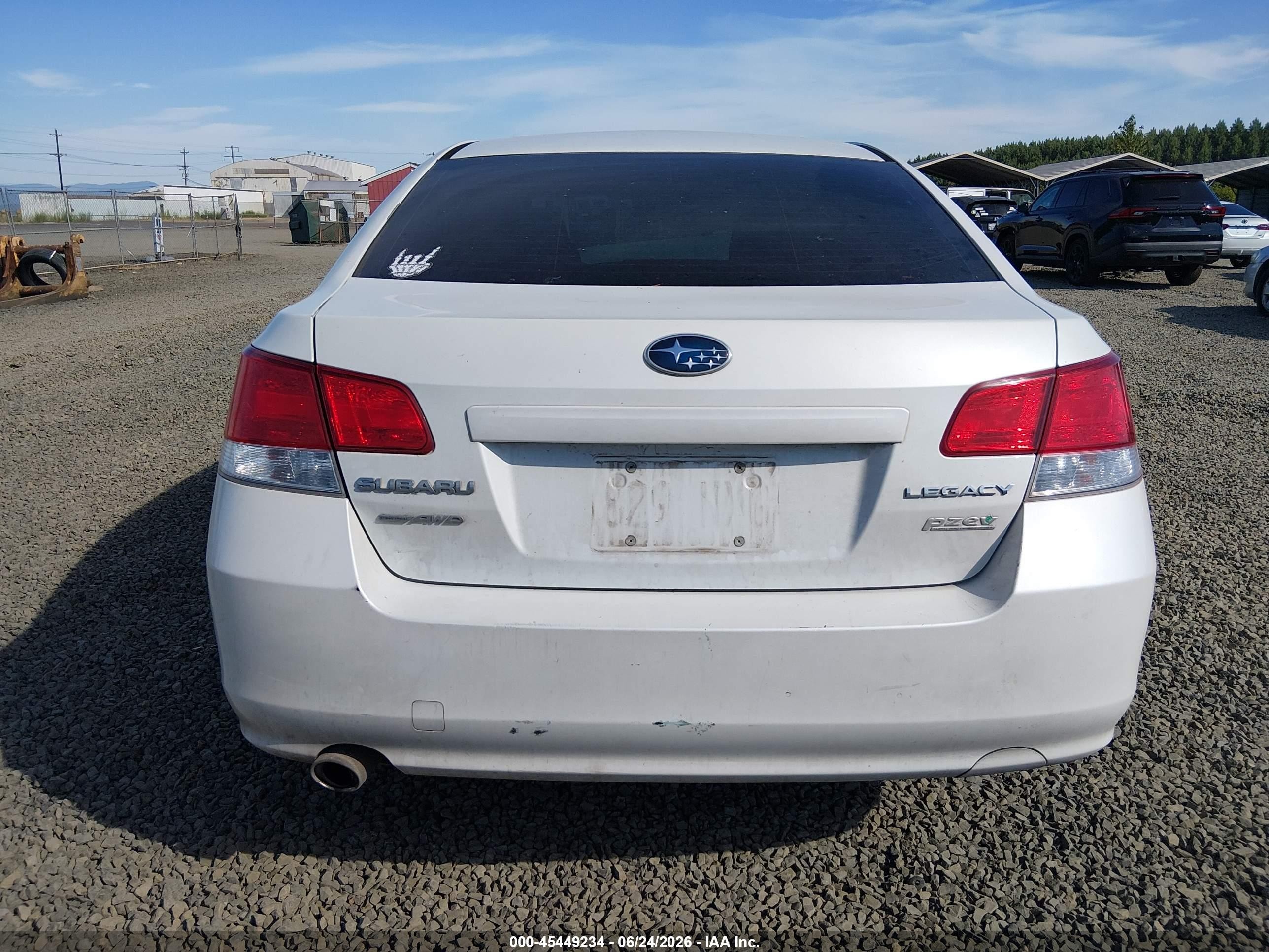 2013 Subaru Legacy 2.5i Premium White vin: 4S3BMBC66D3049376