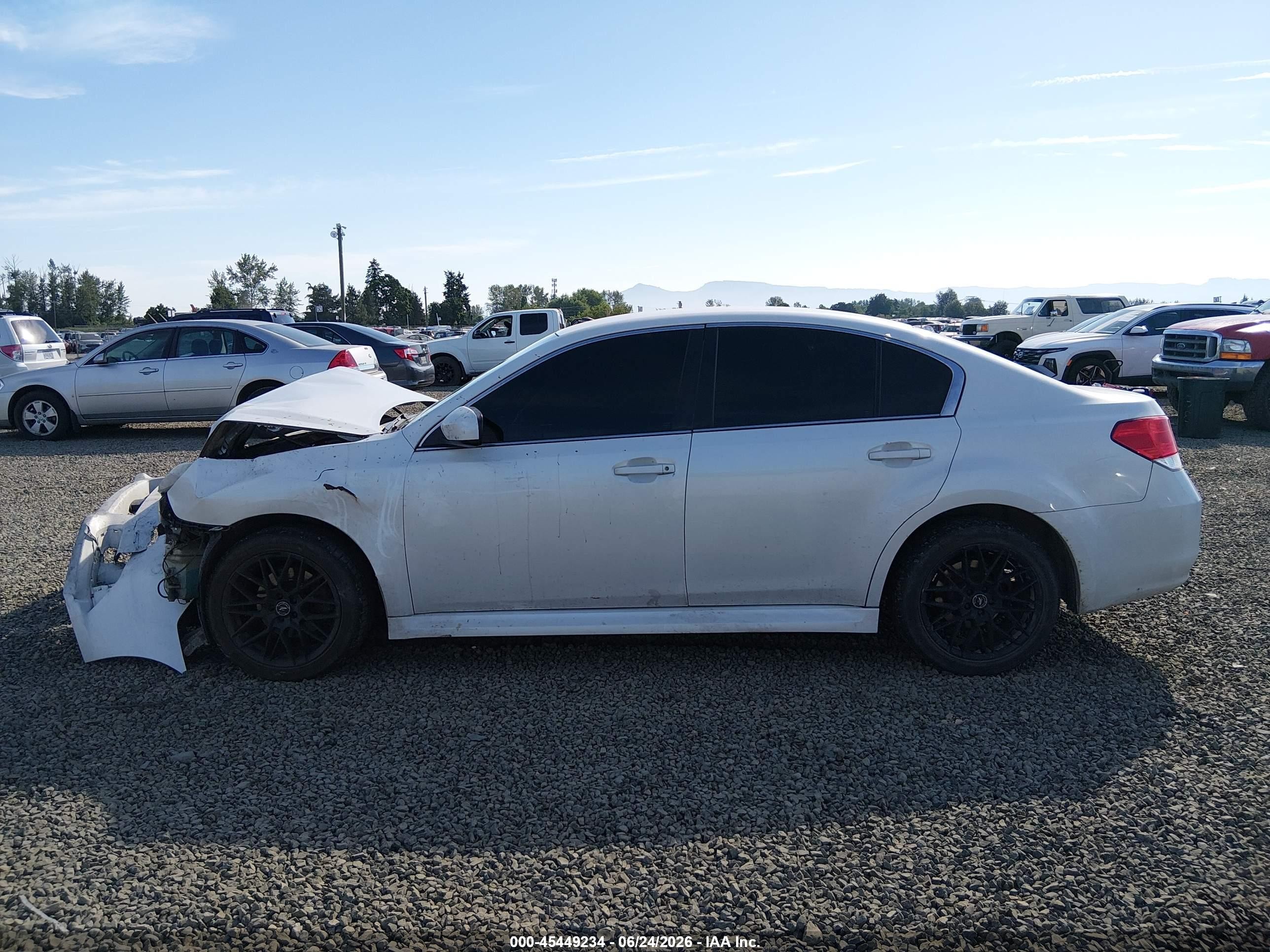 2013 Subaru Legacy 2.5i Premium White vin: 4S3BMBC66D3049376