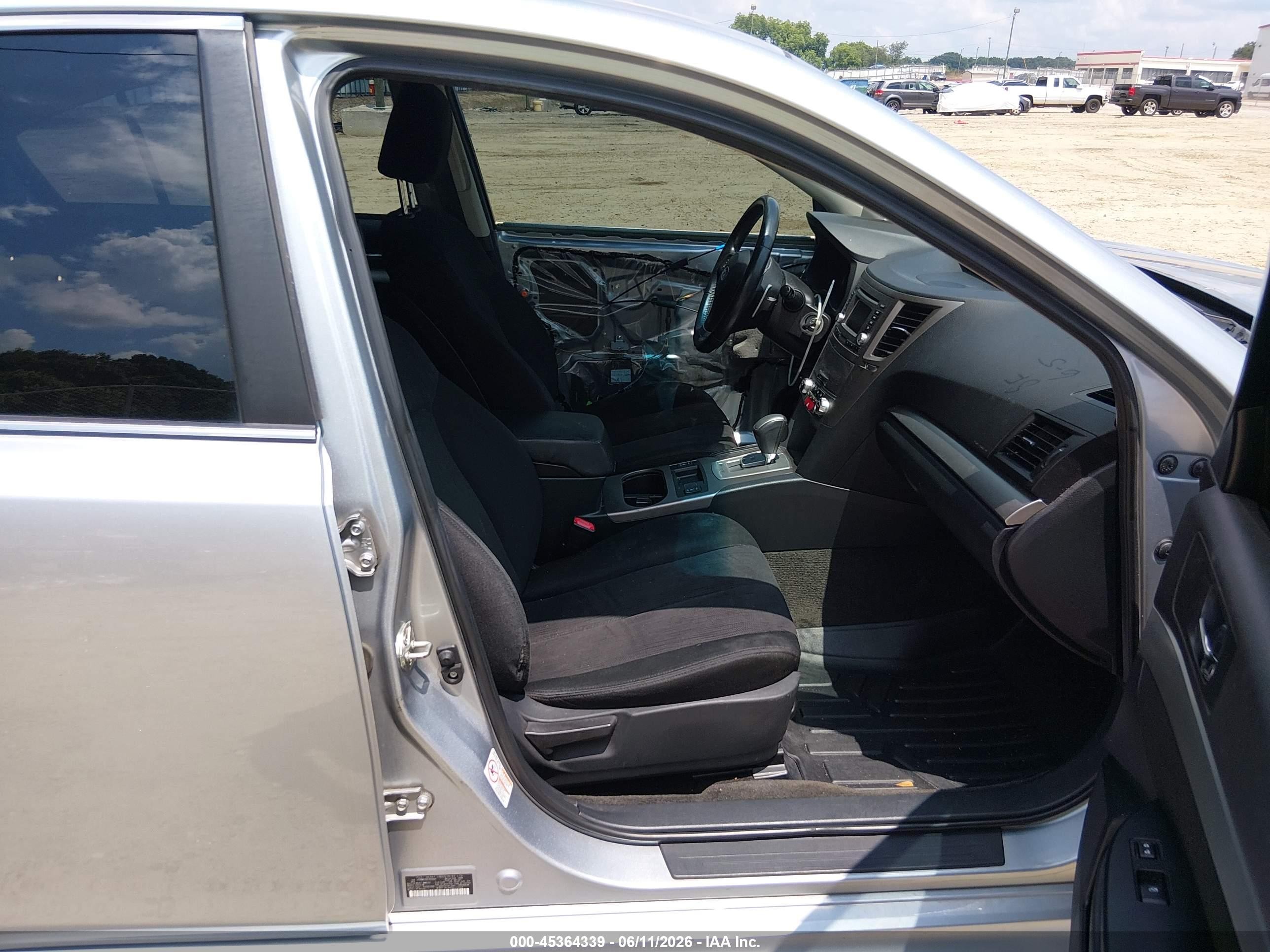 2014 Subaru Legacy 2.5i Premium Silver vin: 4S3BMBC66E3030280