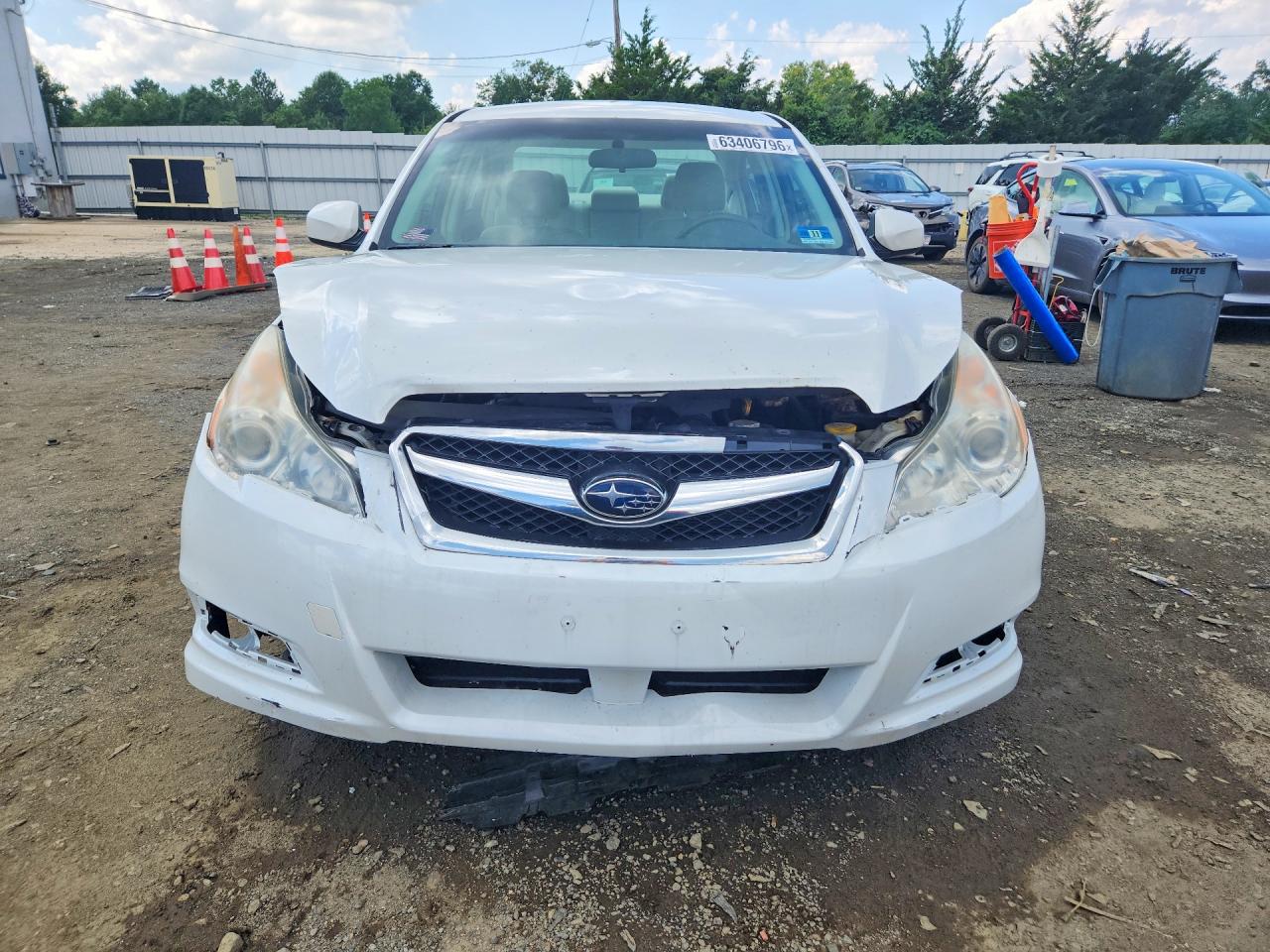 2011 Subaru Legacy 2.5i Premium Белый vin: 4S3BMBC67B3261426