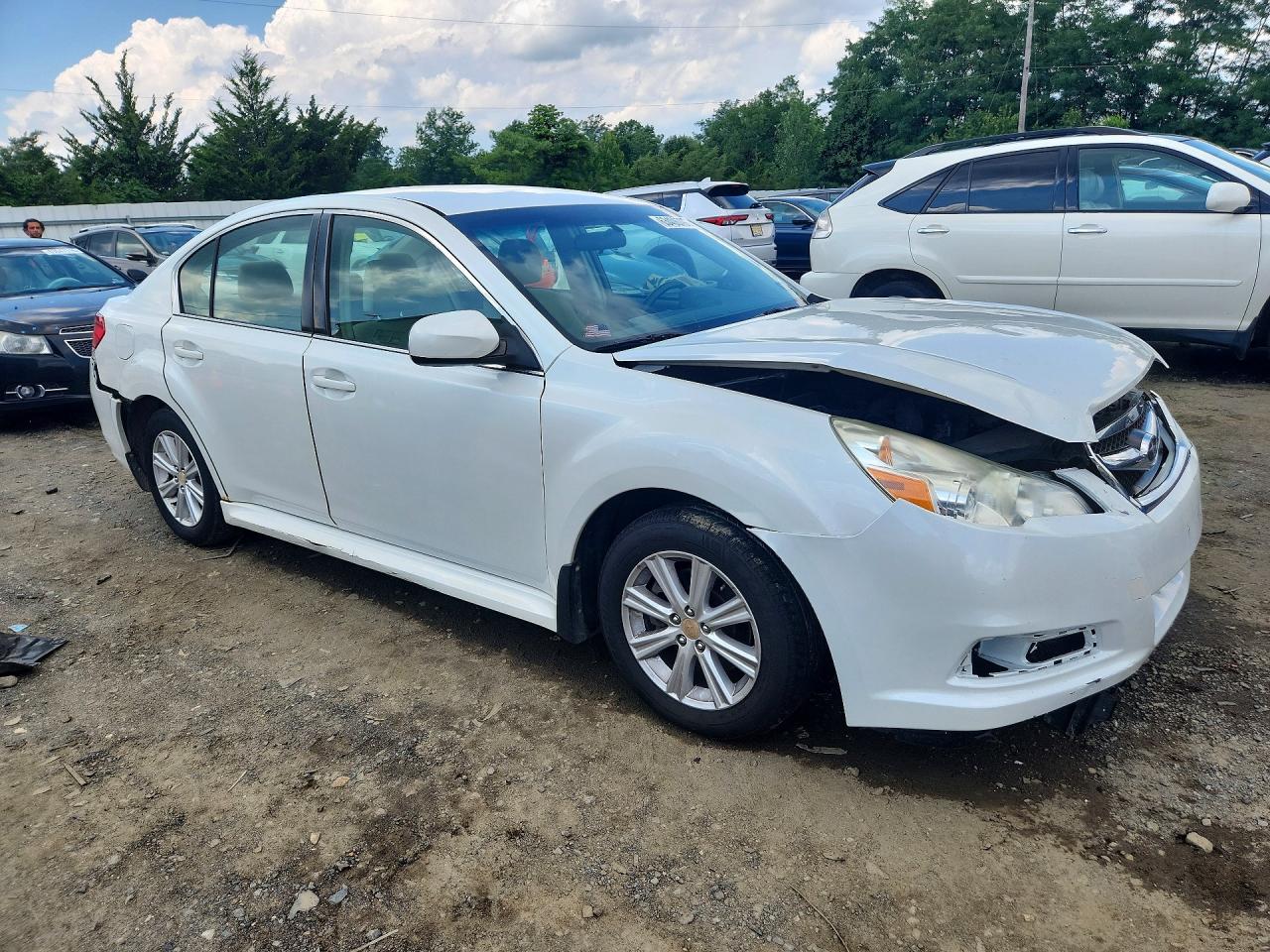 2011 Subaru Legacy 2.5i Premium Белый vin: 4S3BMBC67B3261426
