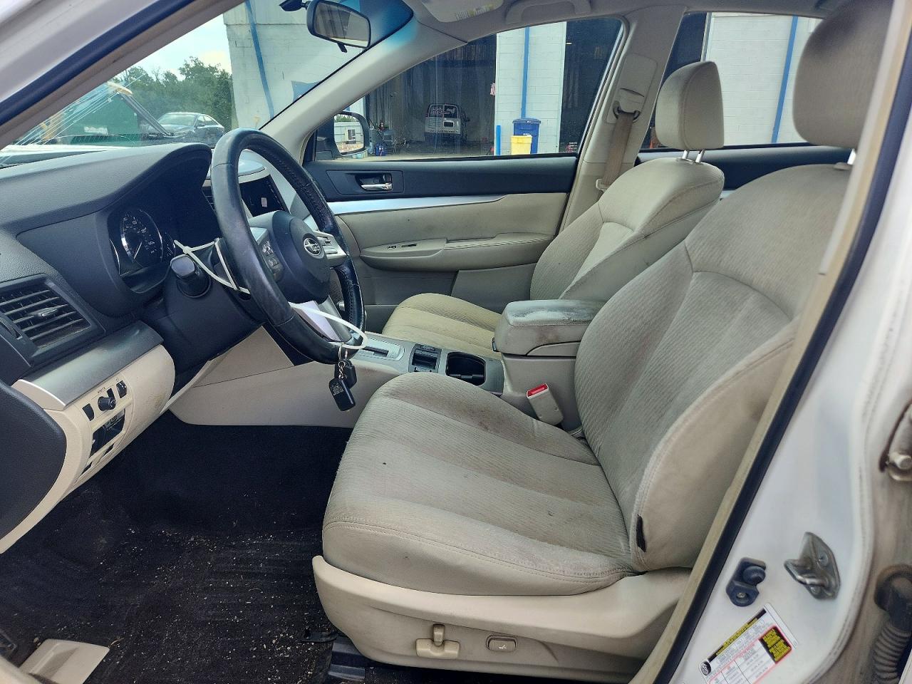 2011 Subaru Legacy 2.5i Premium Белый vin: 4S3BMBC67B3261426
