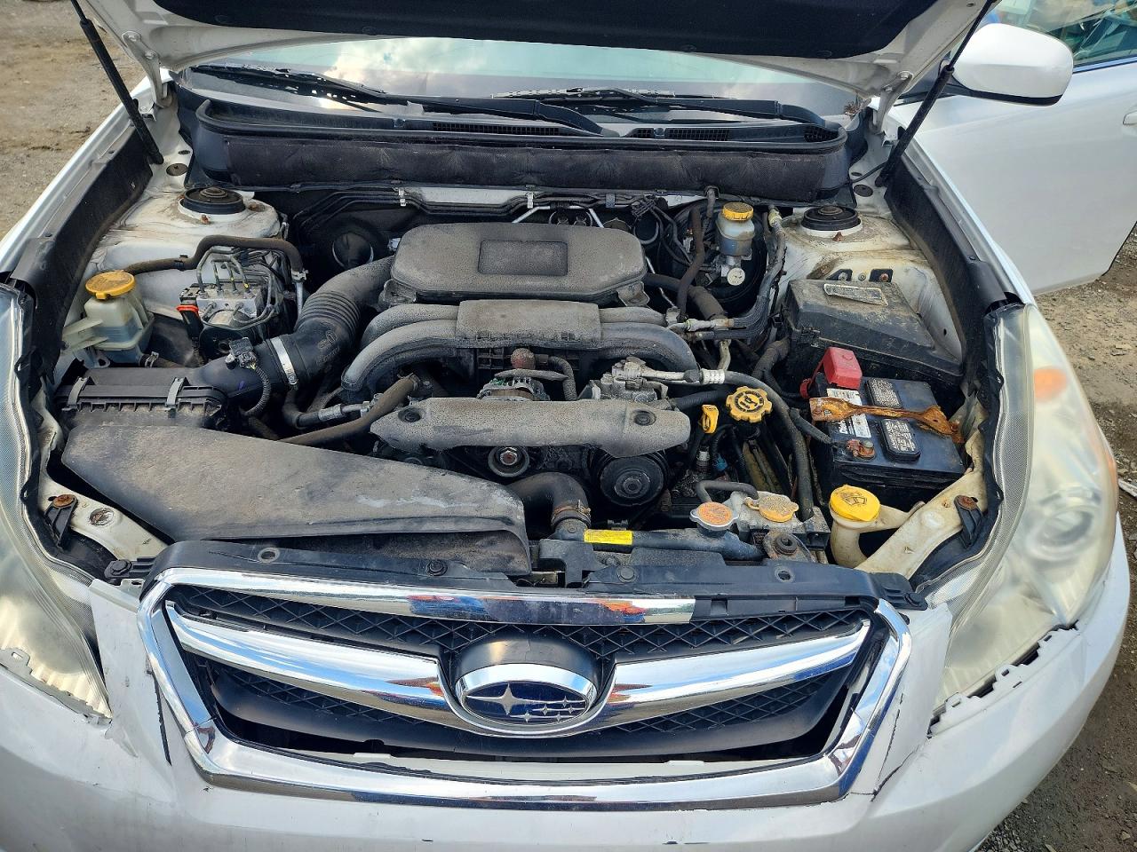 2011 Subaru Legacy 2.5i Premium Белый vin: 4S3BMBC67B3261426